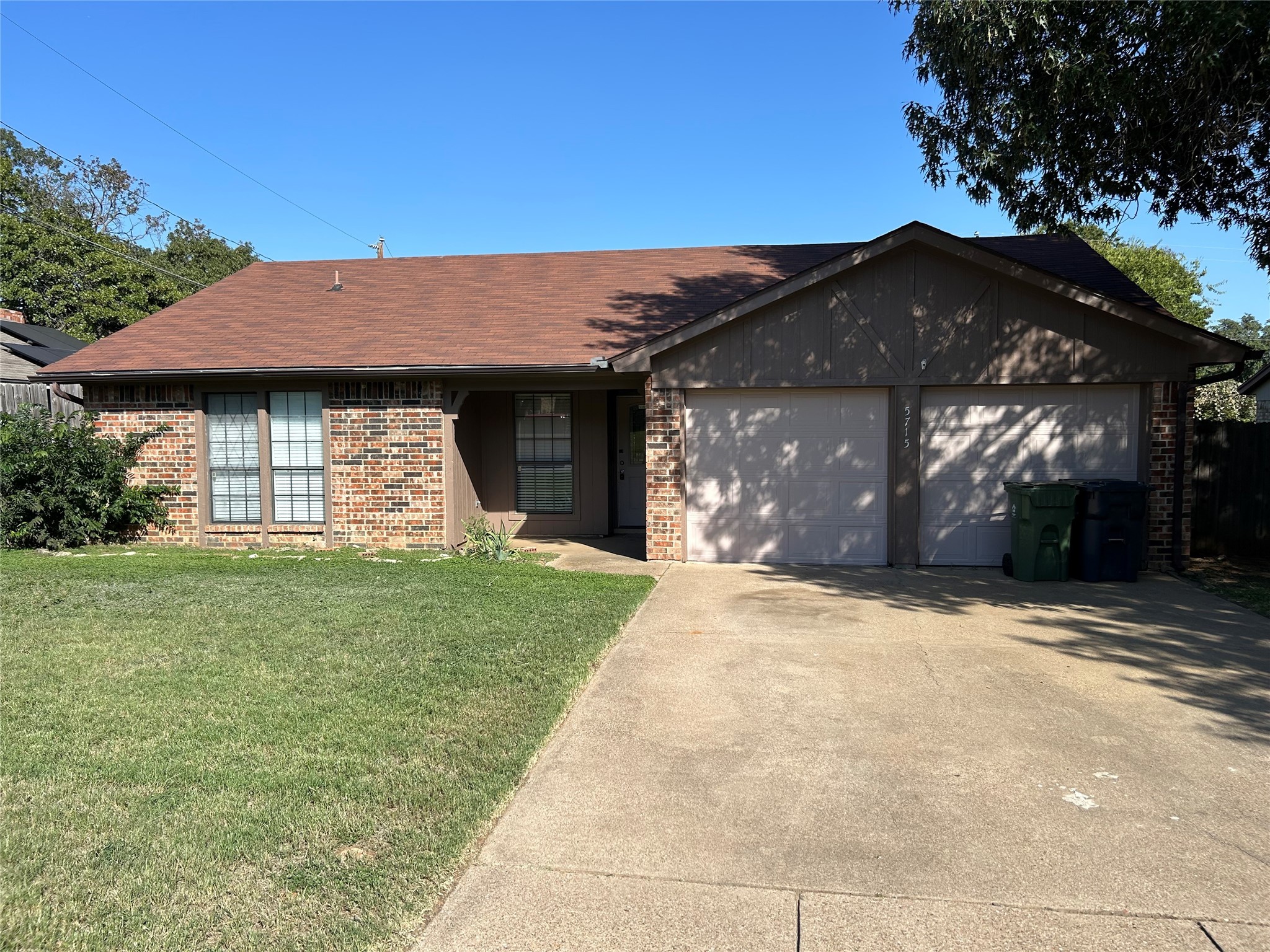 5715 Cedar Ridge Drive Arlington TX 76017
