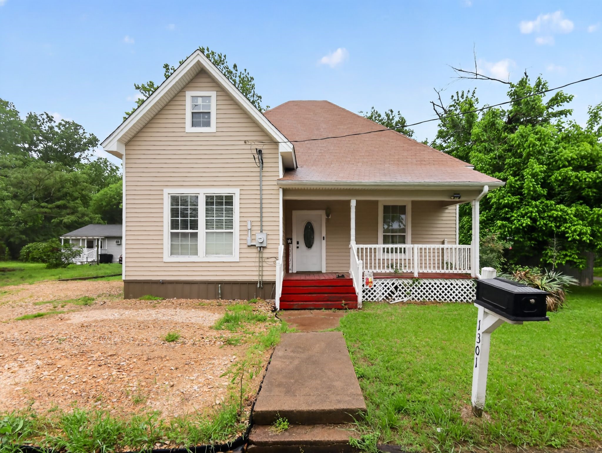 1301 Locust Street Commerce TX 75428