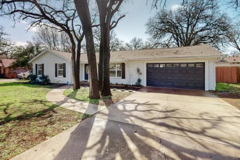 613 W Hillcrest Street Keene TX 76059