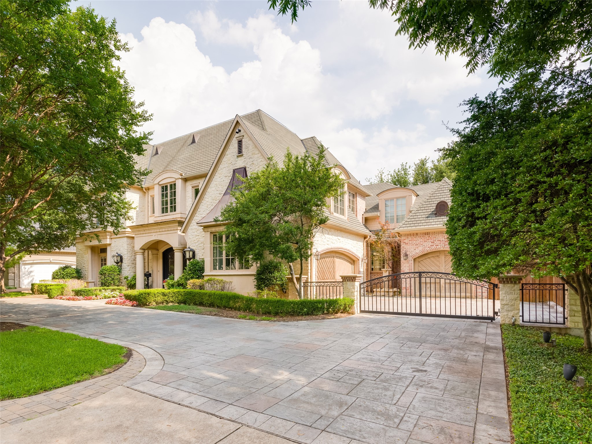 6442 Lakehurst Avenue Dallas TX 75230