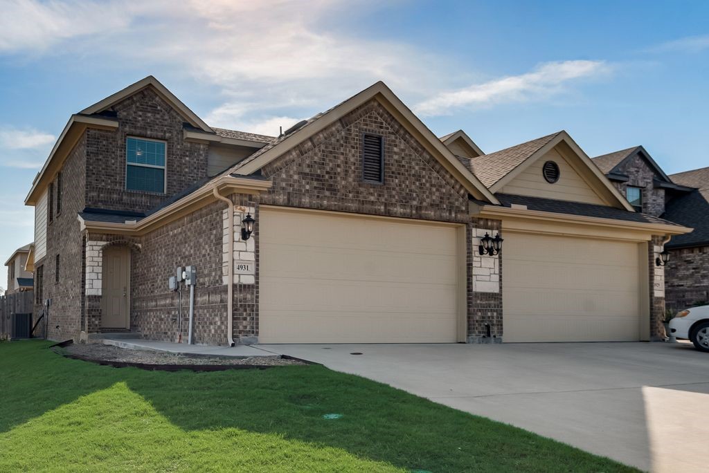 4929-4931 Sanger Circle Drive Sanger TX 76266