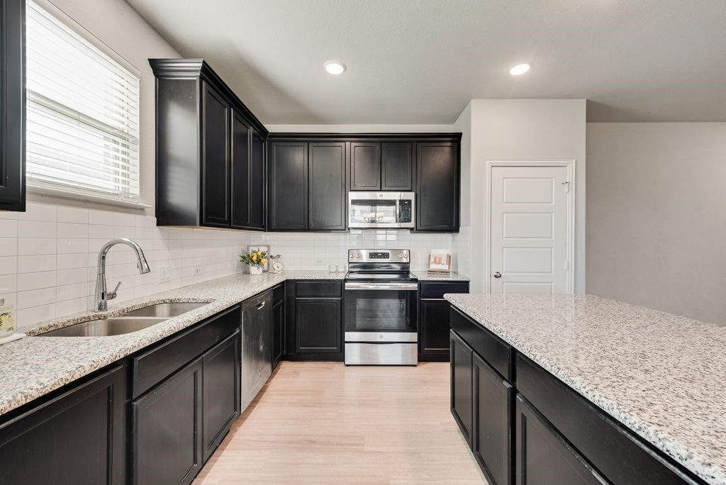 4929-4931 Sanger Circle Drive Sanger TX 76266