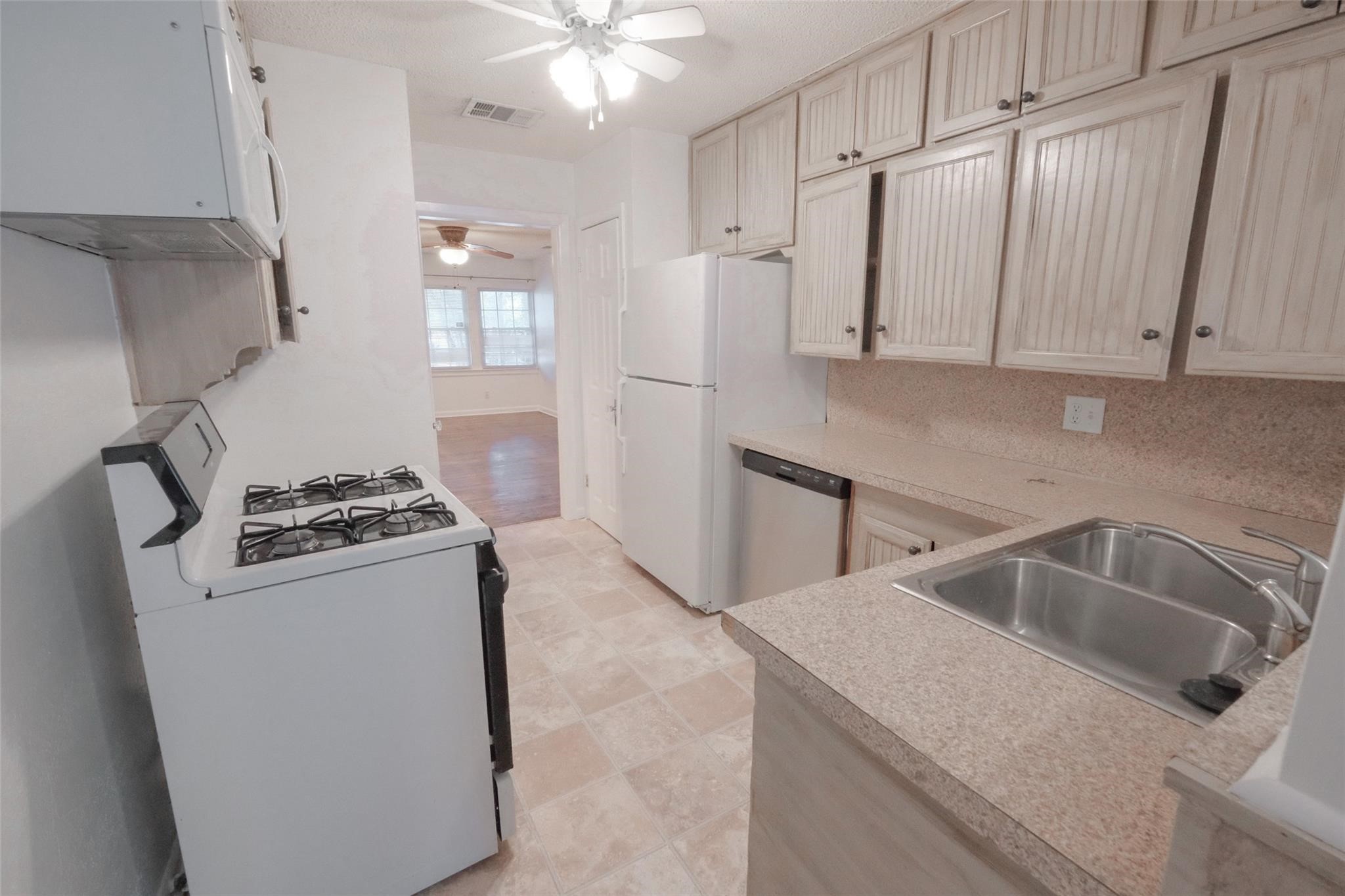 3900 Dexter Avenue Fort Worth TX 76107