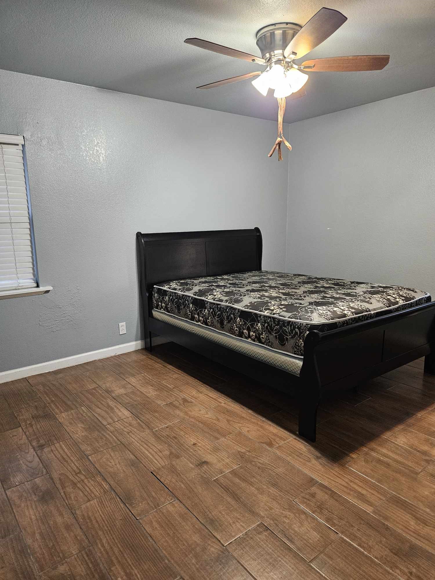 808 Mccurry Avenue Bedford TX 76022