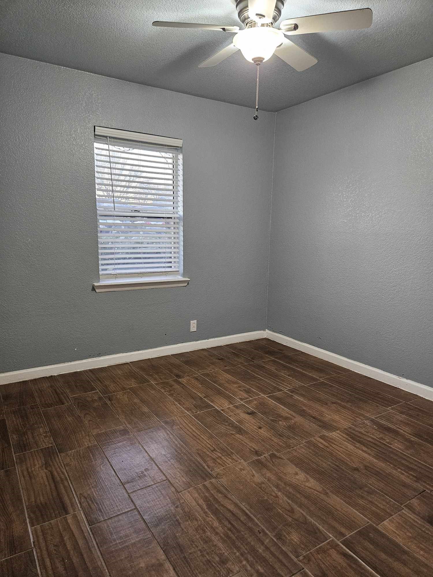 808 Mccurry Avenue Bedford TX 76022