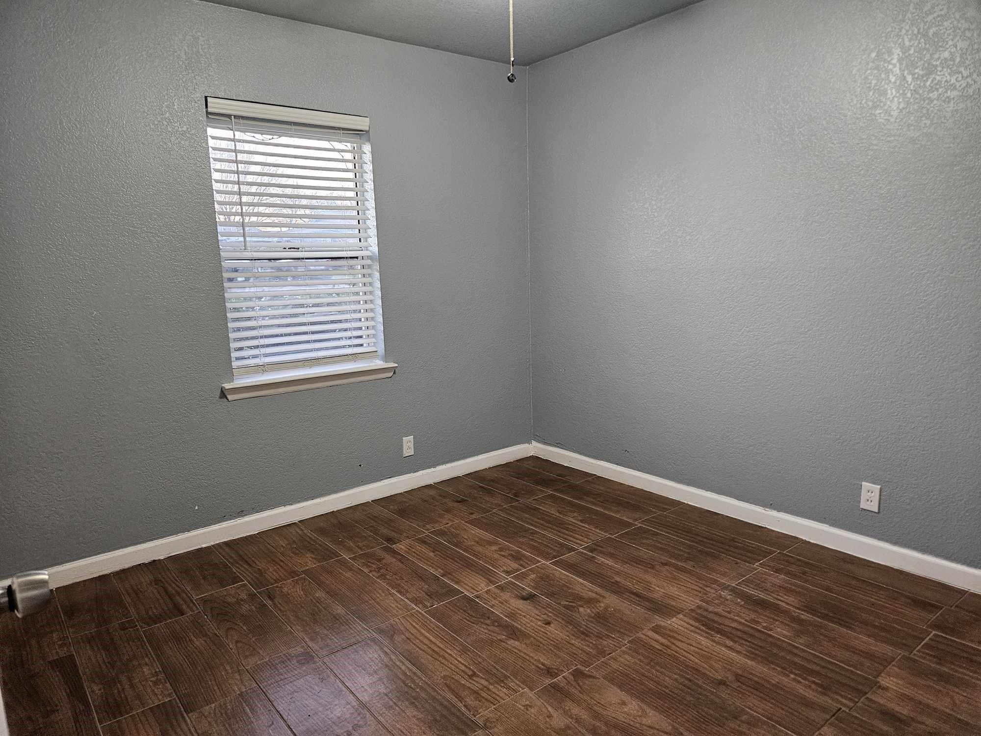 808 Mccurry Avenue Bedford TX 76022