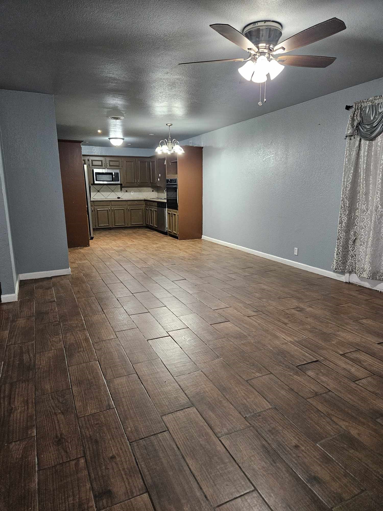808 Mccurry Avenue Bedford TX 76022