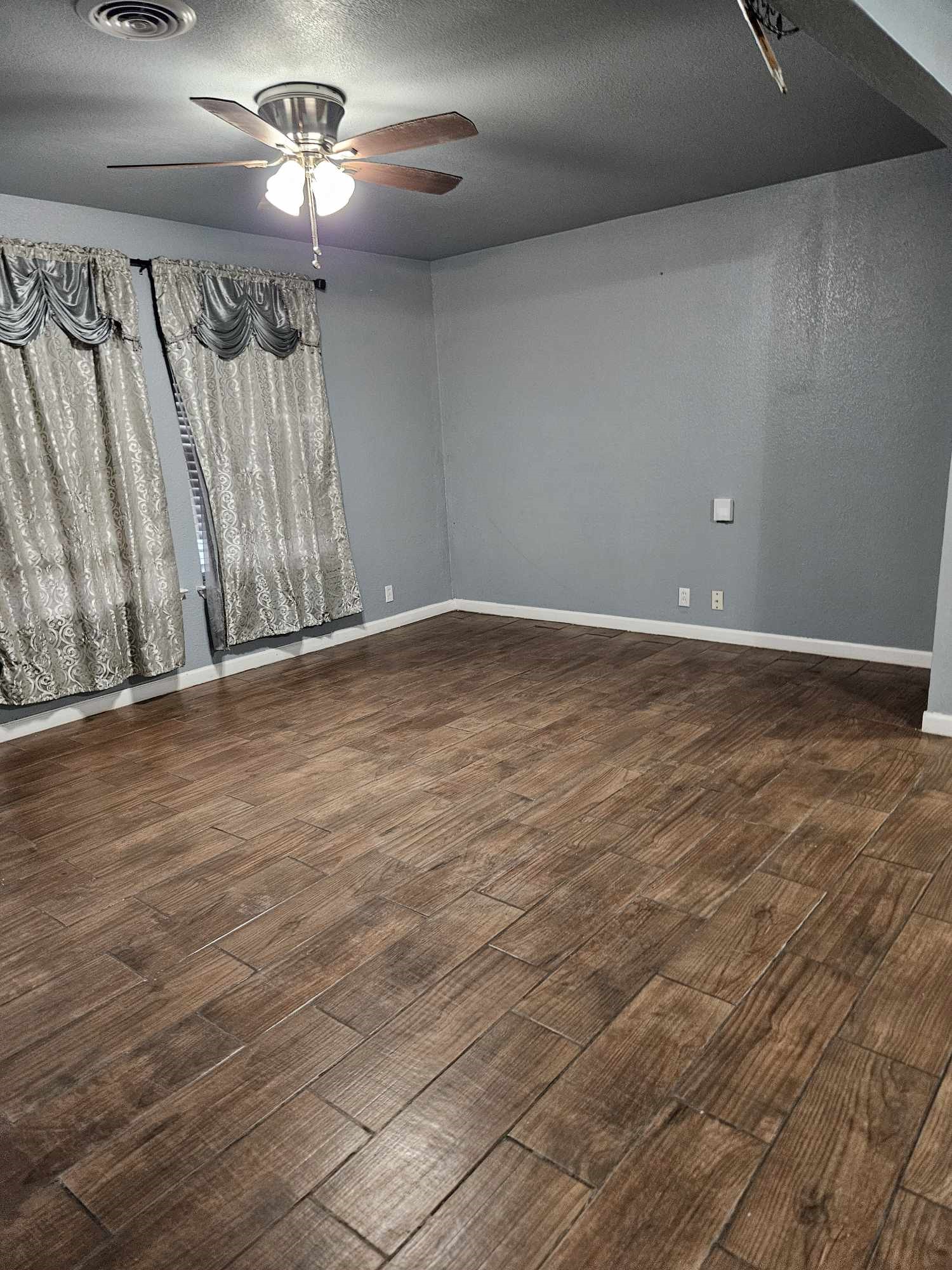808 Mccurry Avenue Bedford TX 76022