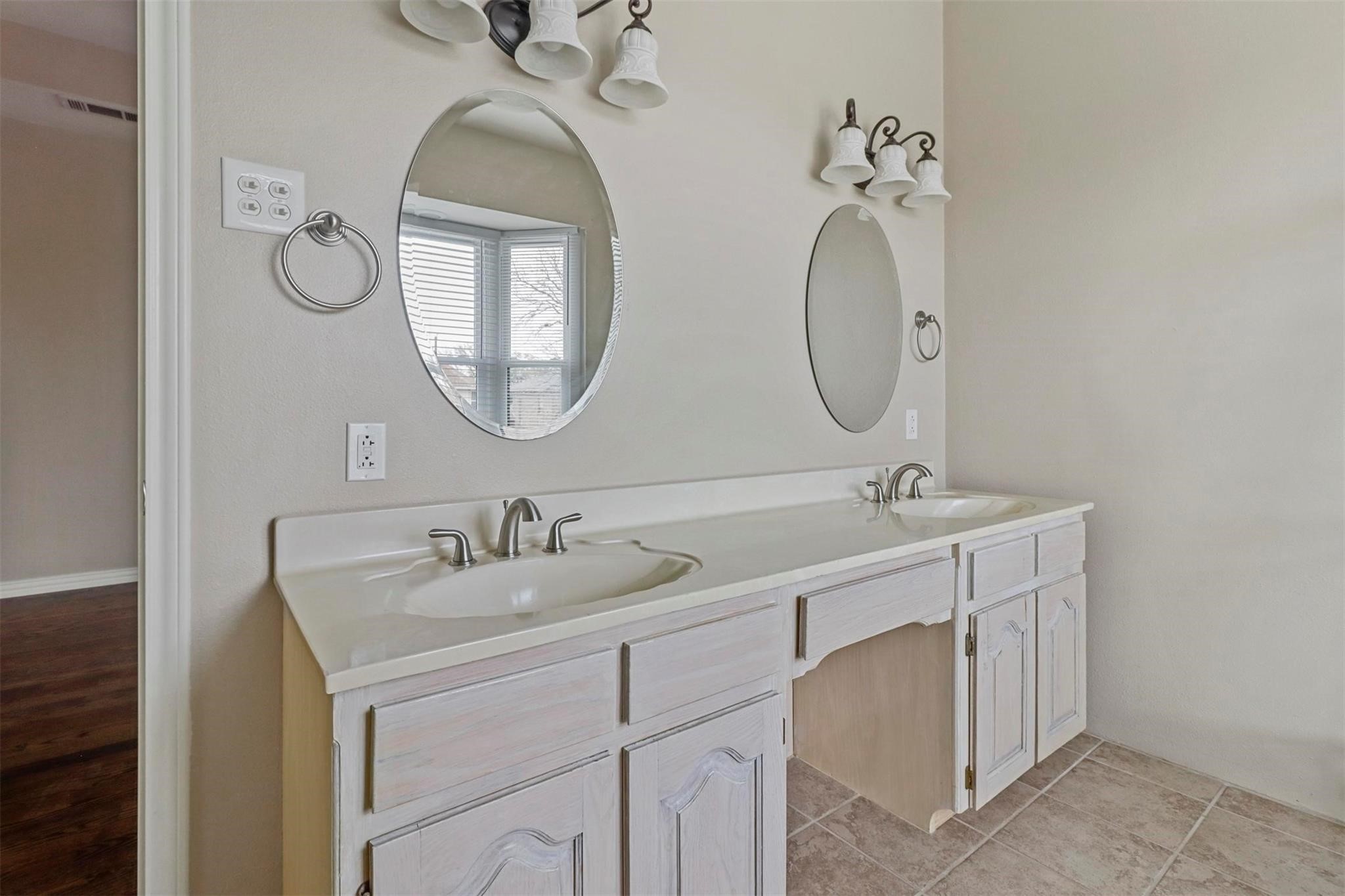 1110 Carrington Court Irving TX 75060