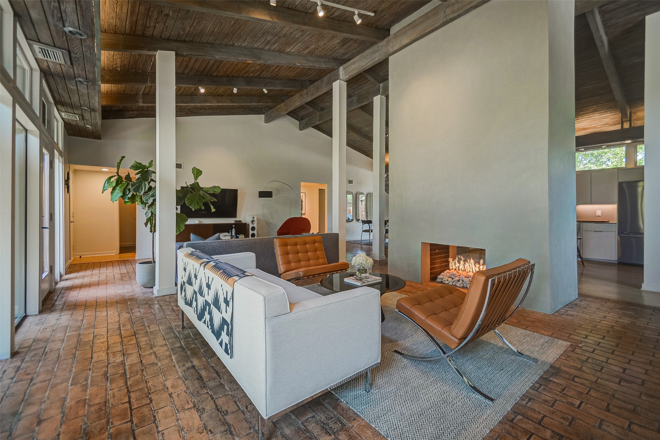 7358 Fieldgate Drive Dallas TX 75230