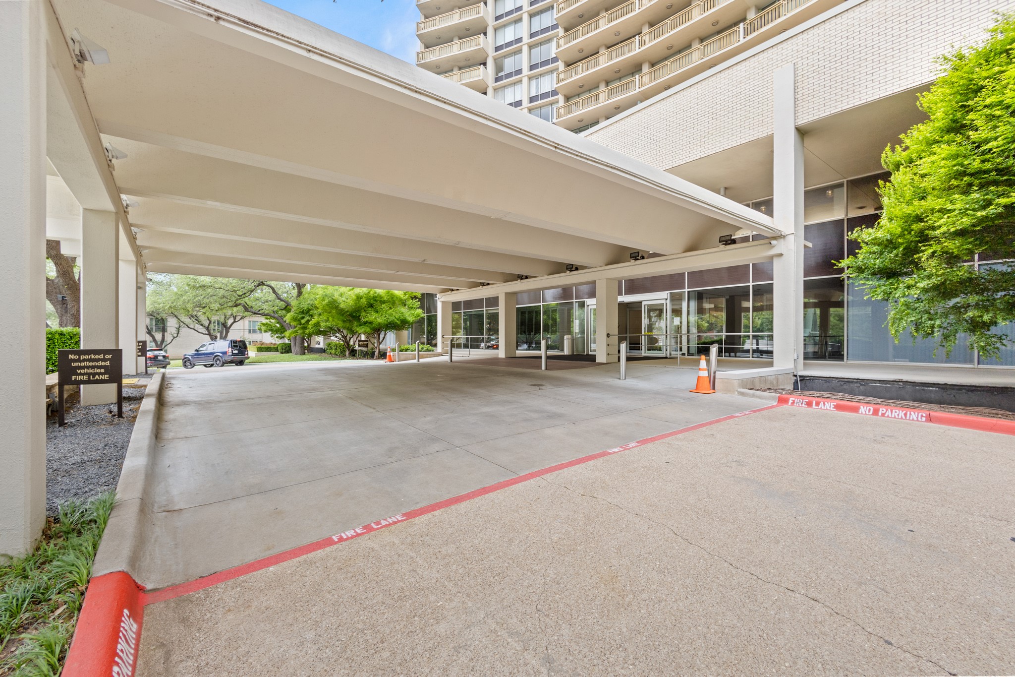 6211 W Northwest Highway Dallas TX 75225
