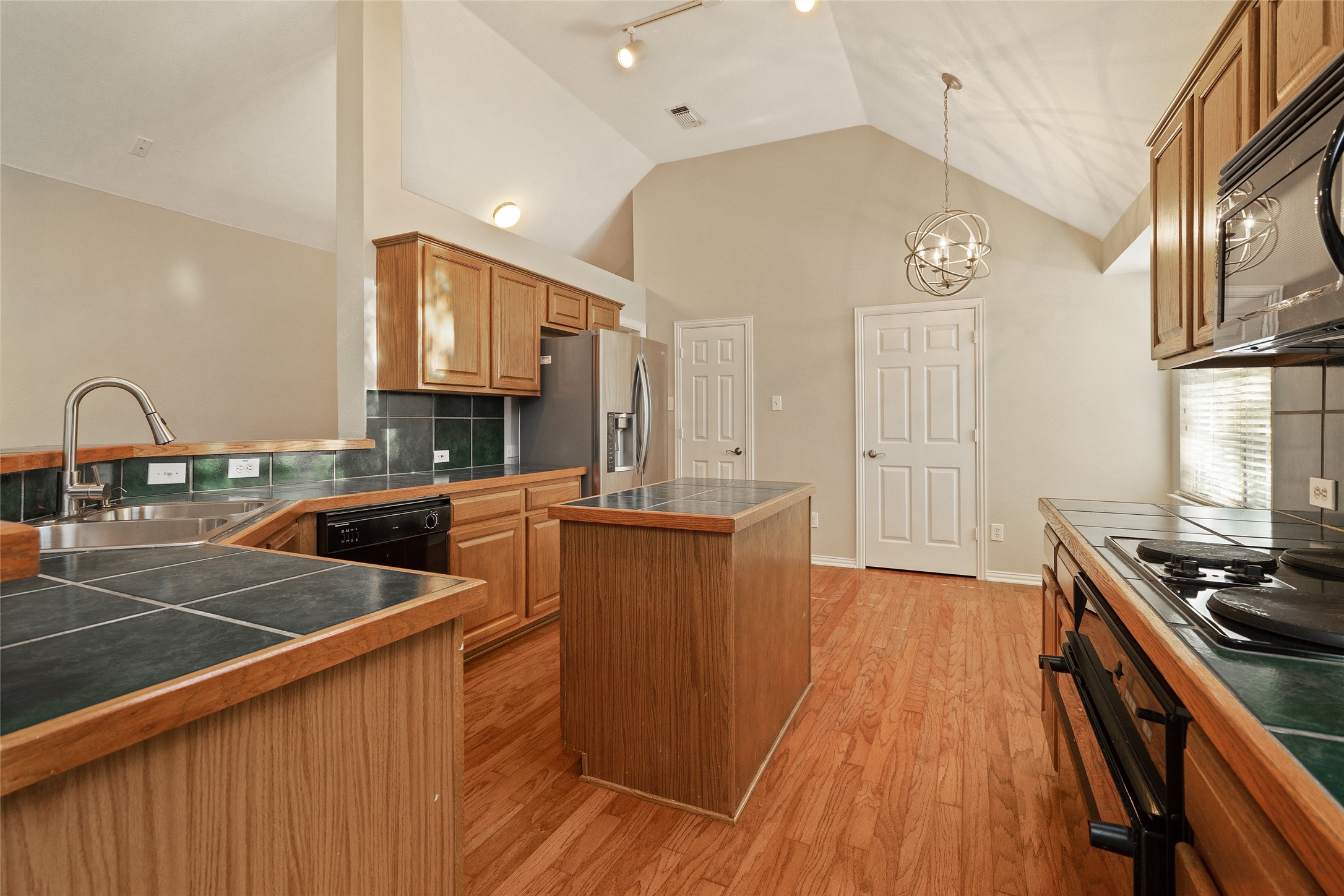 114 Midcrest Drive Irving TX 75063