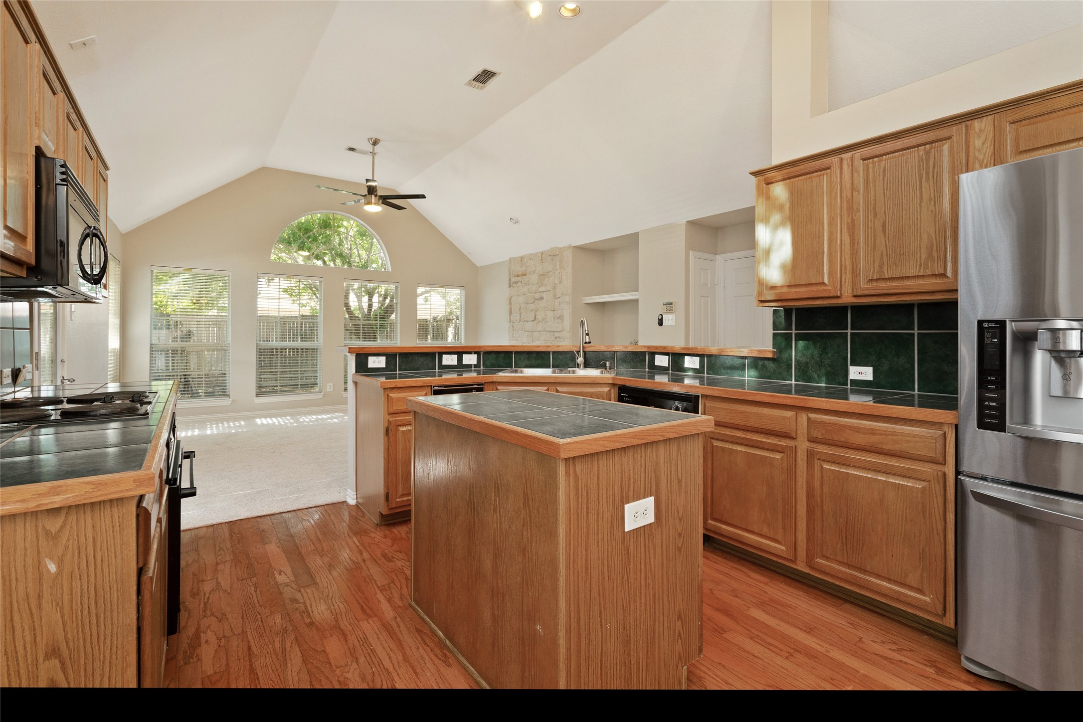 114 Midcrest Drive Irving TX 75063