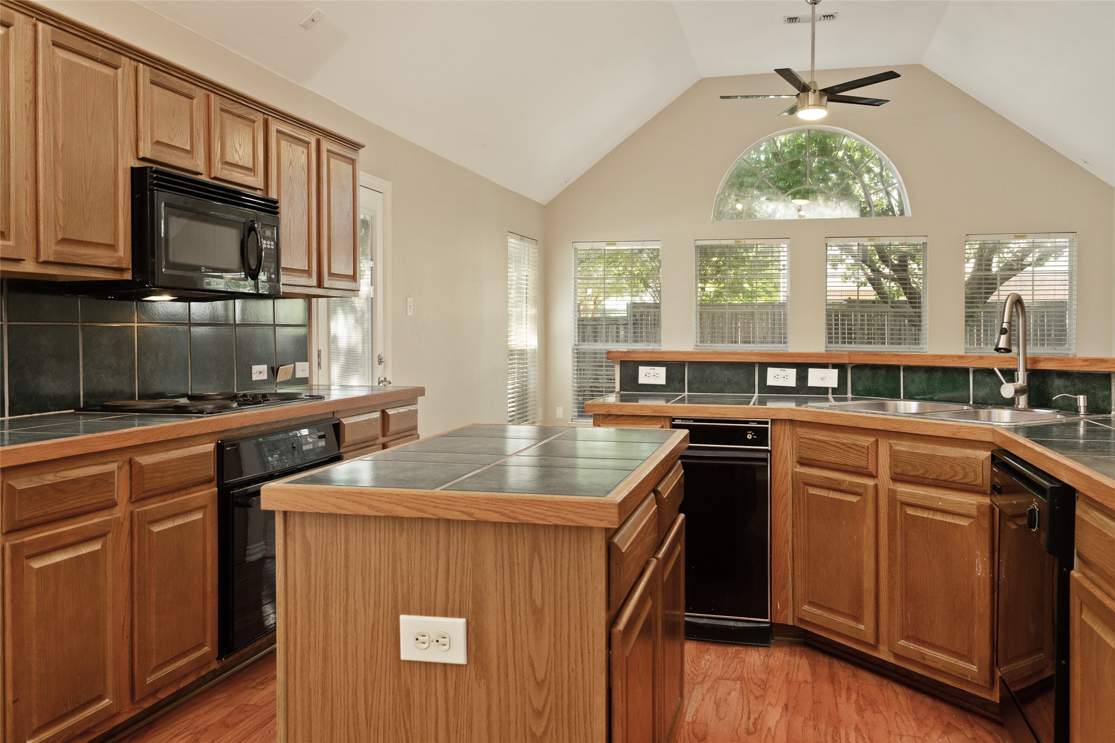 114 Midcrest Drive Irving TX 75063