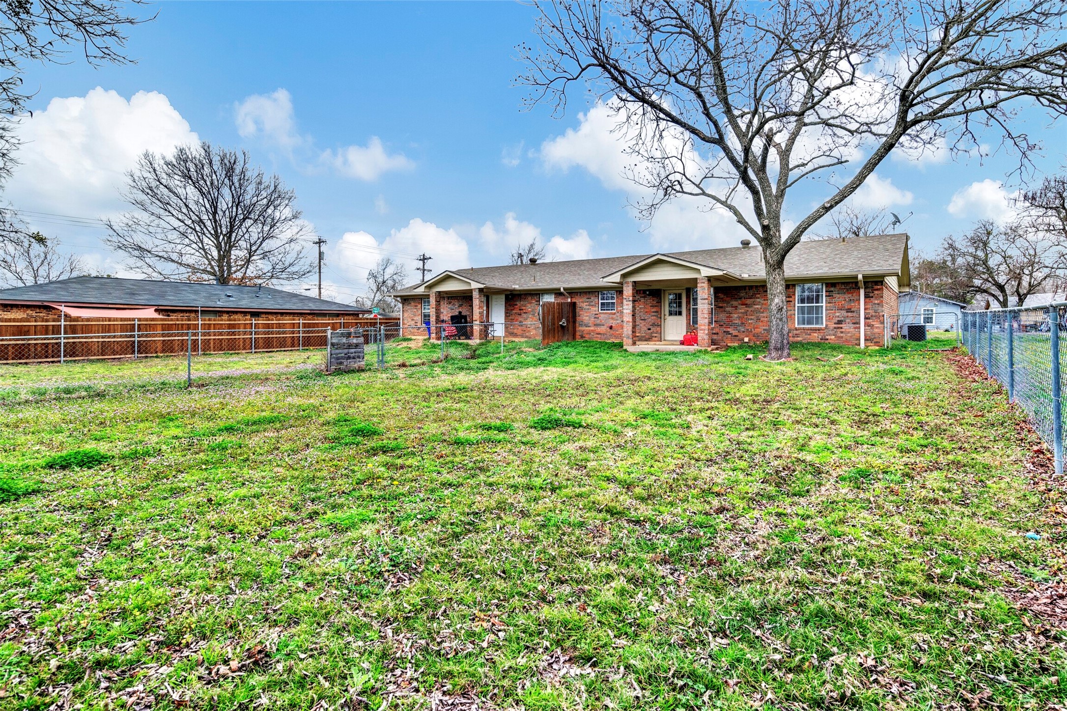 307 N Jordan Street Whitesboro TX 76273