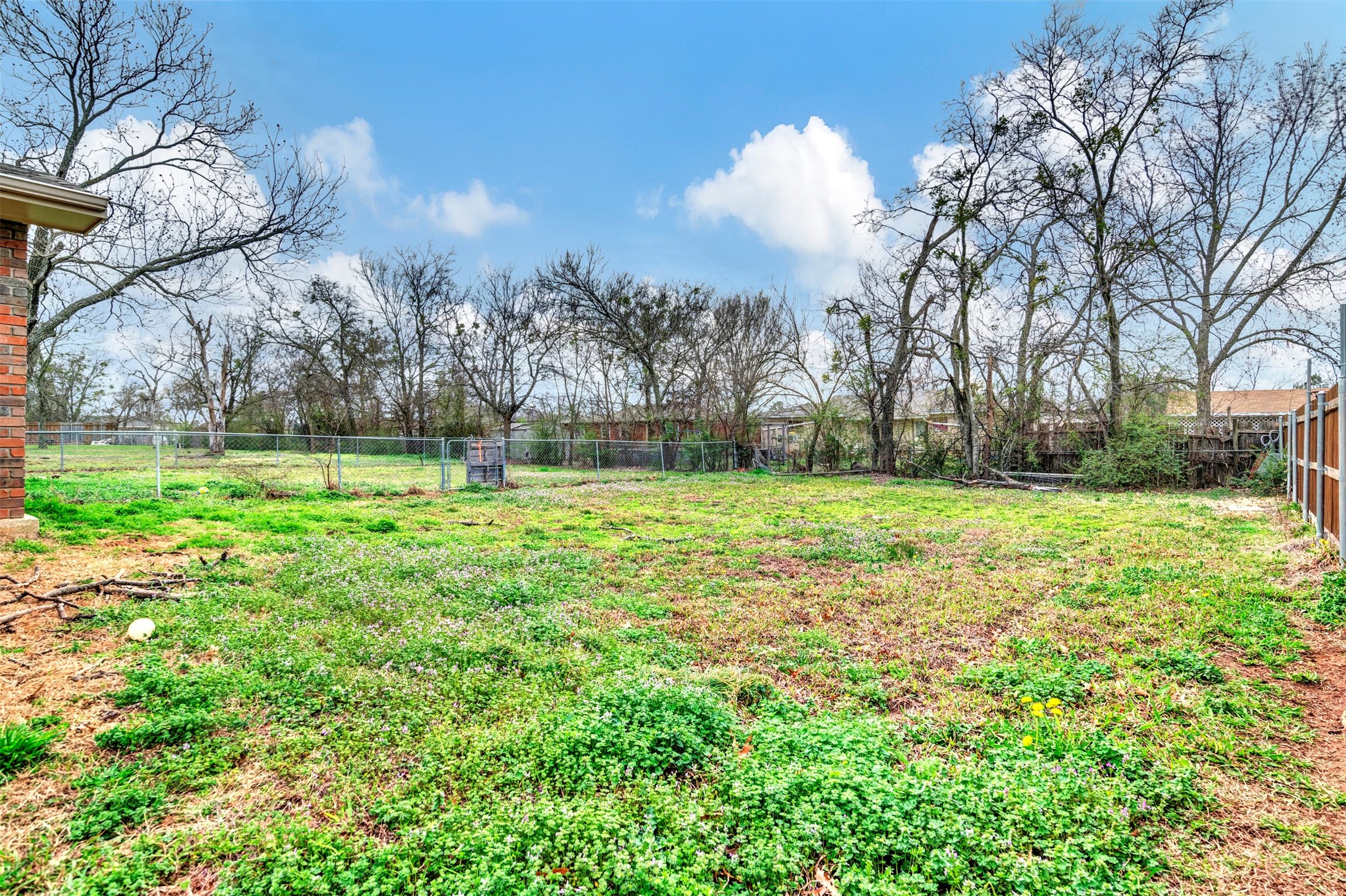 307 N Jordan Street Whitesboro TX 76273