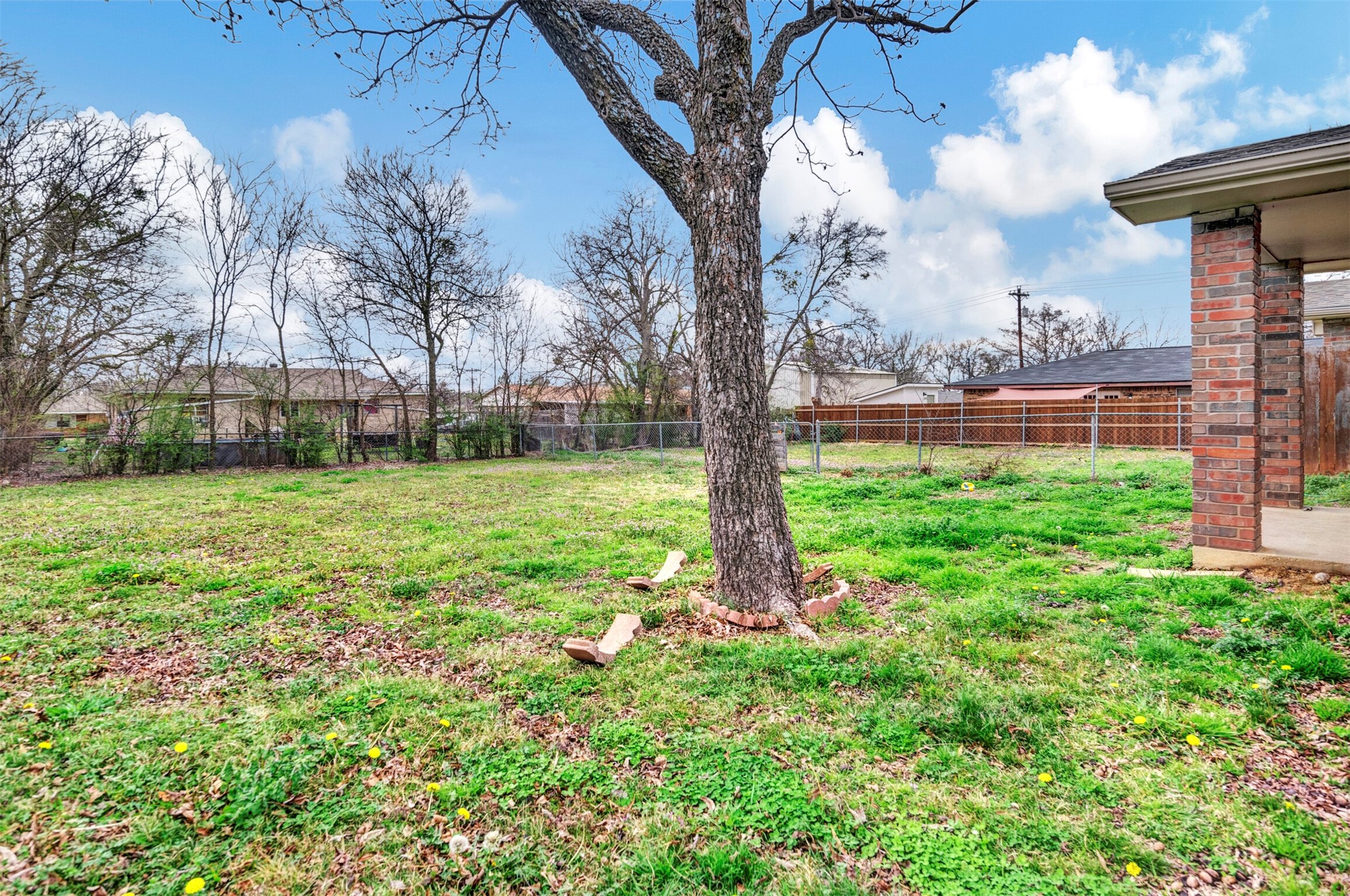 307 N Jordan Street Whitesboro TX 76273