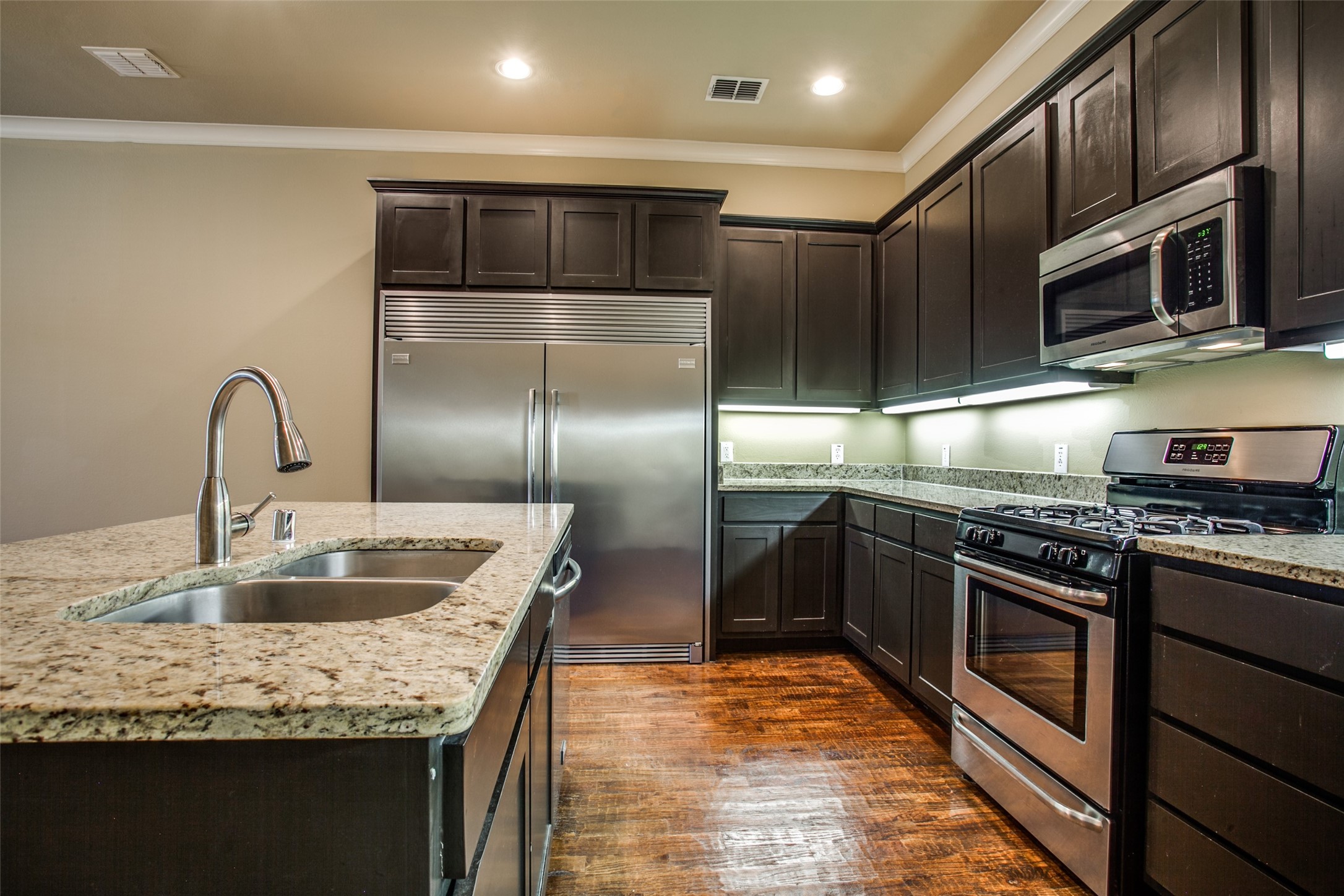 4111 Rawlins Street Dallas TX 75219