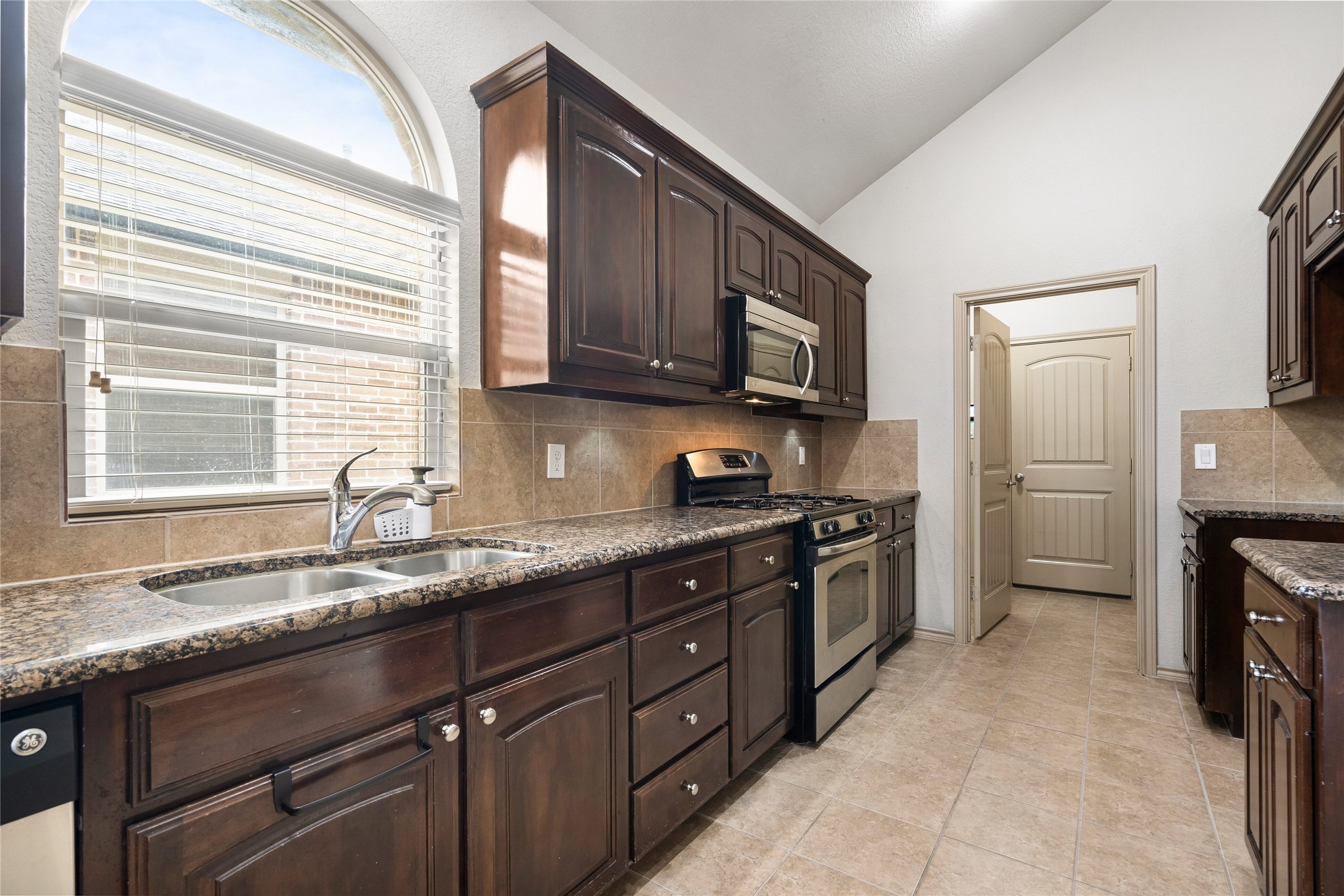 649 Cattlemans Way Fort Worth TX 76131