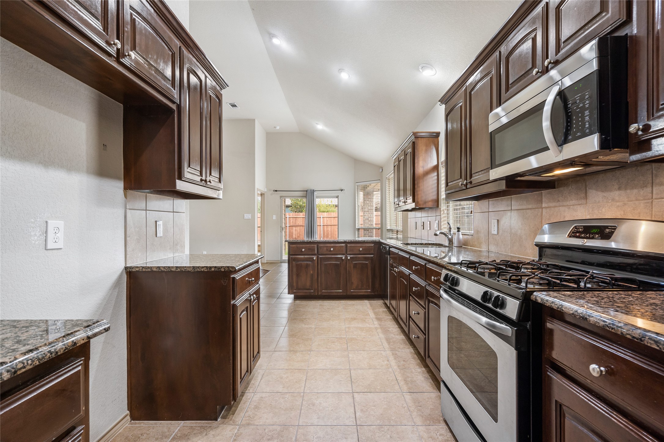 649 Cattlemans Way Fort Worth TX 76131