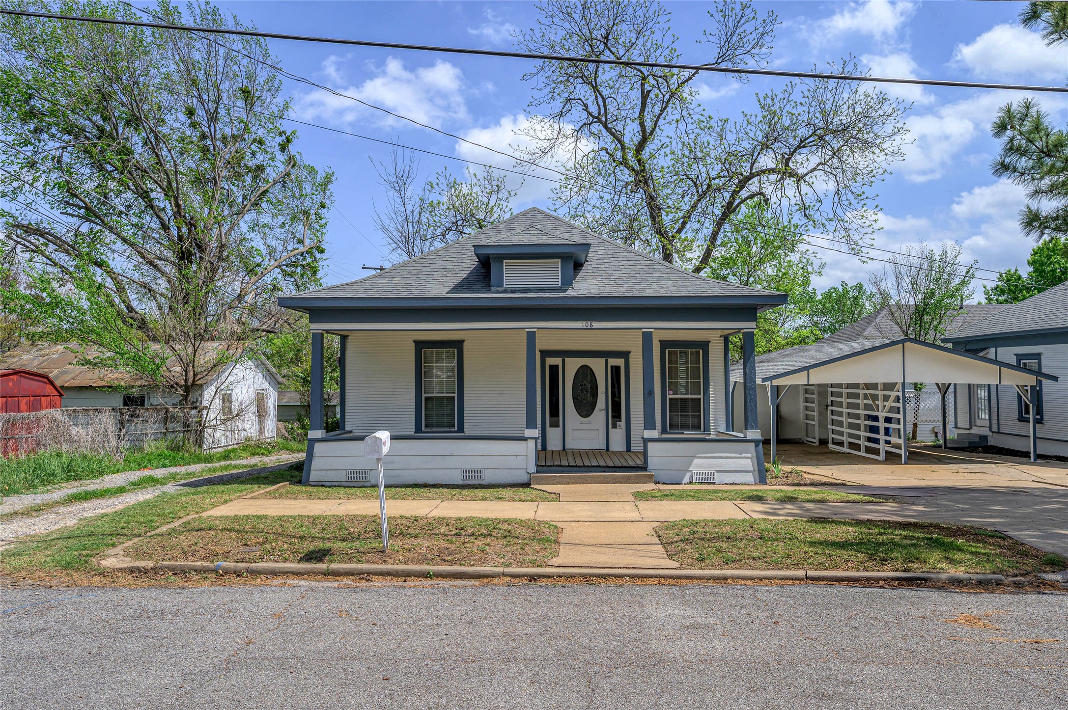 108 N Eddy Avenue Denison TX 75020