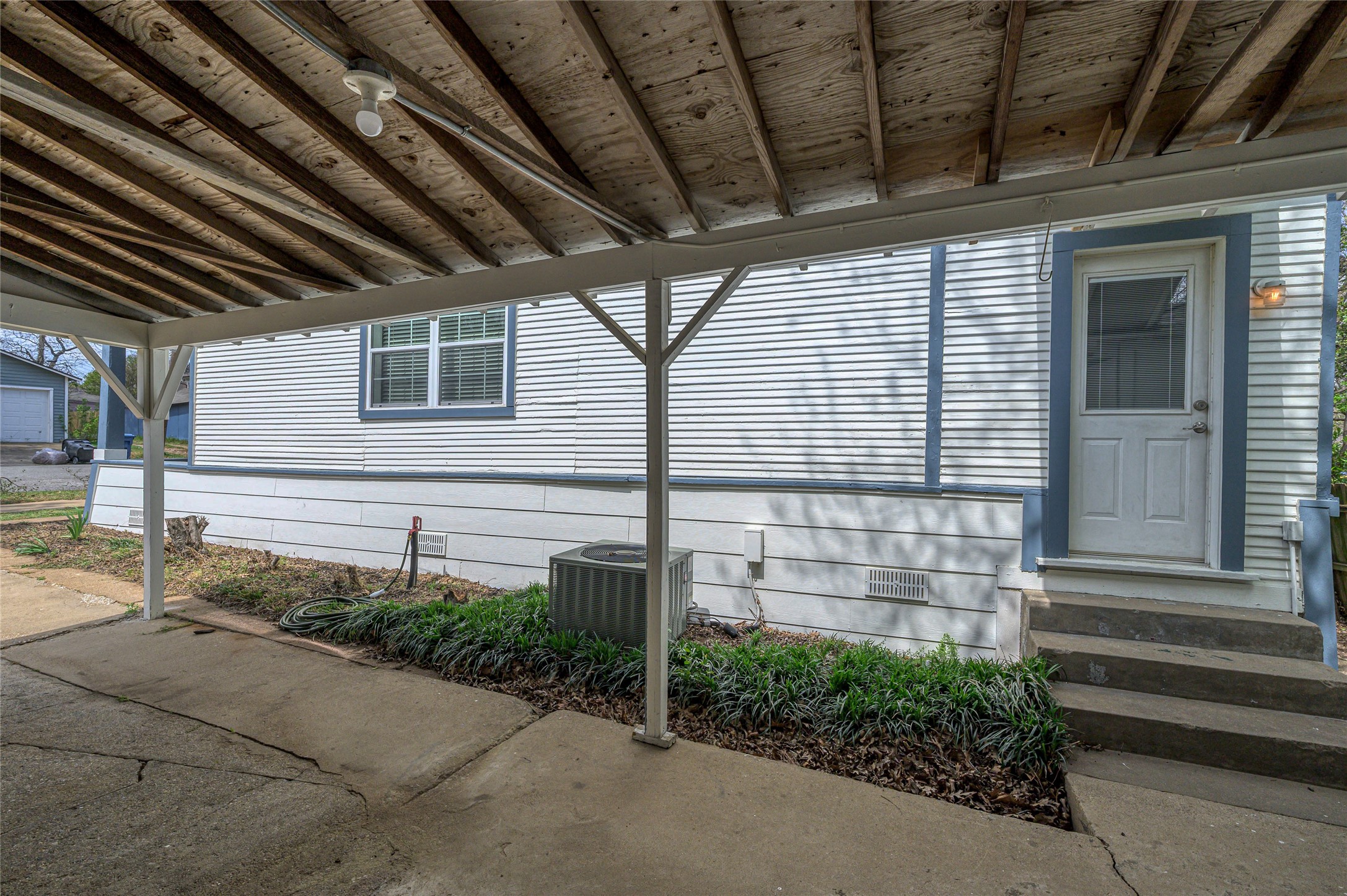 108 N Eddy Avenue Denison TX 75020