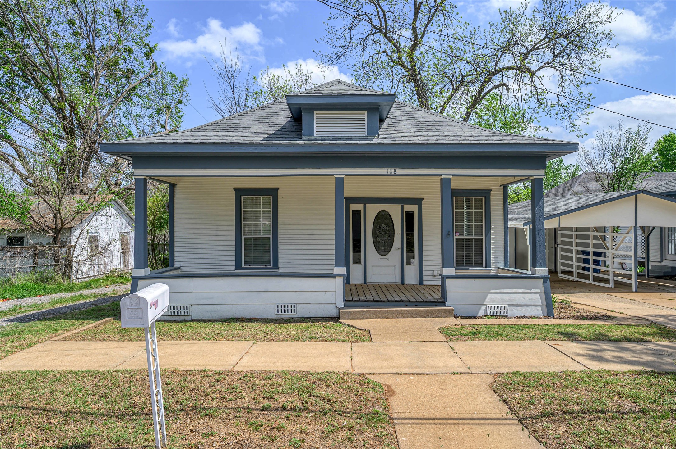 108 N Eddy Avenue Denison TX 75020
