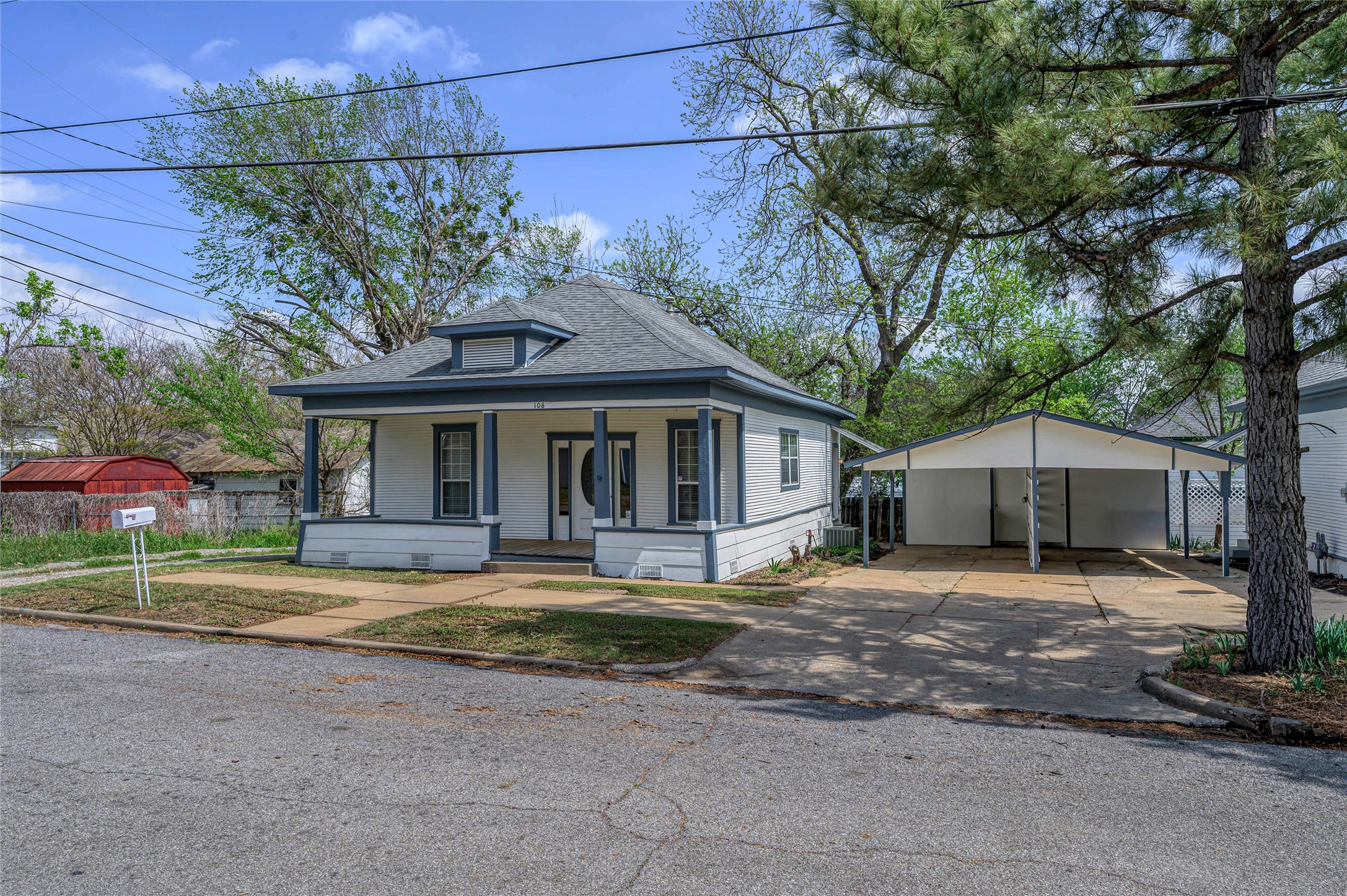 108 N Eddy Avenue Denison TX 75020