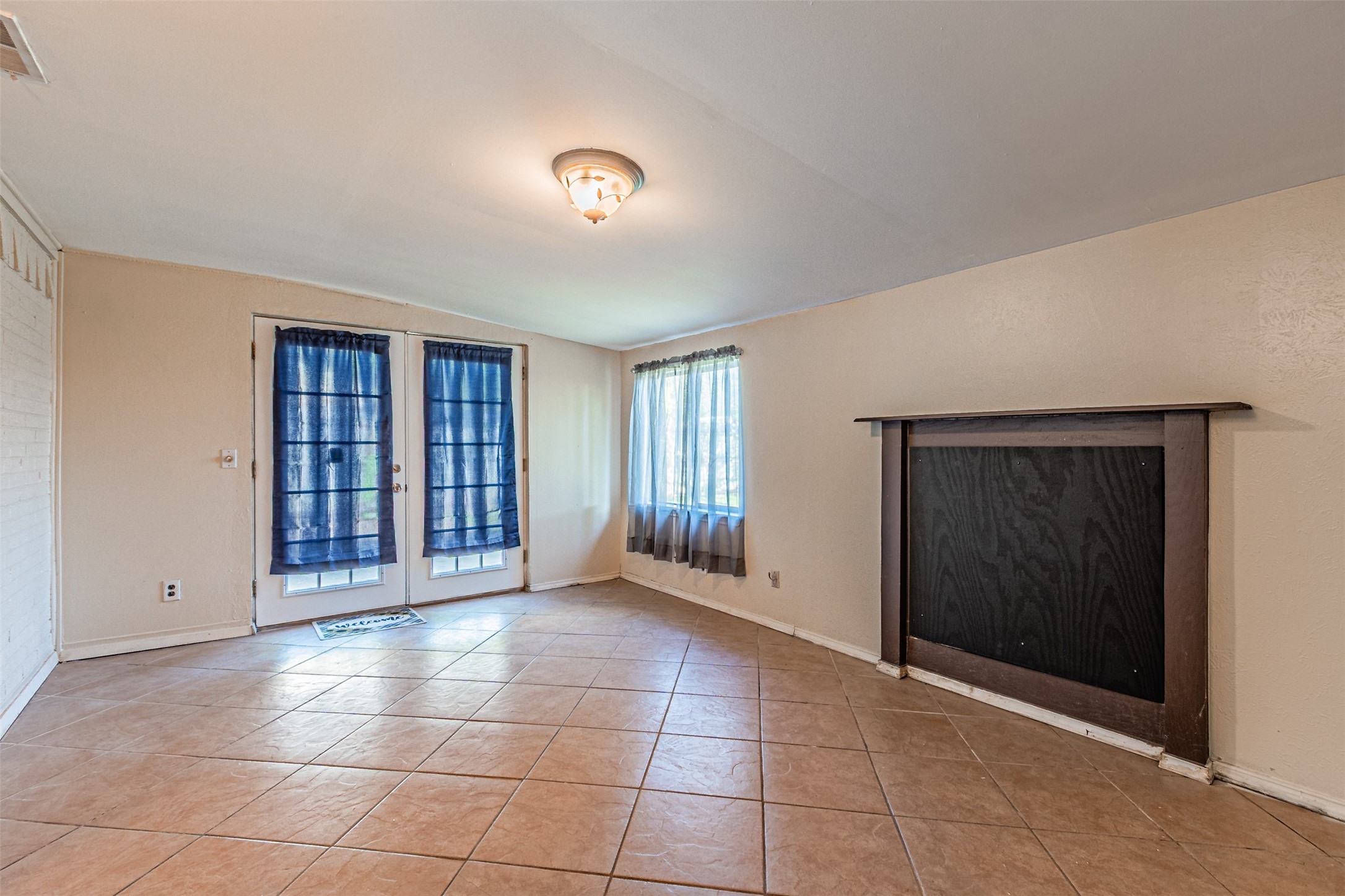 2009 Meadow Lark Lane Irving TX 75060