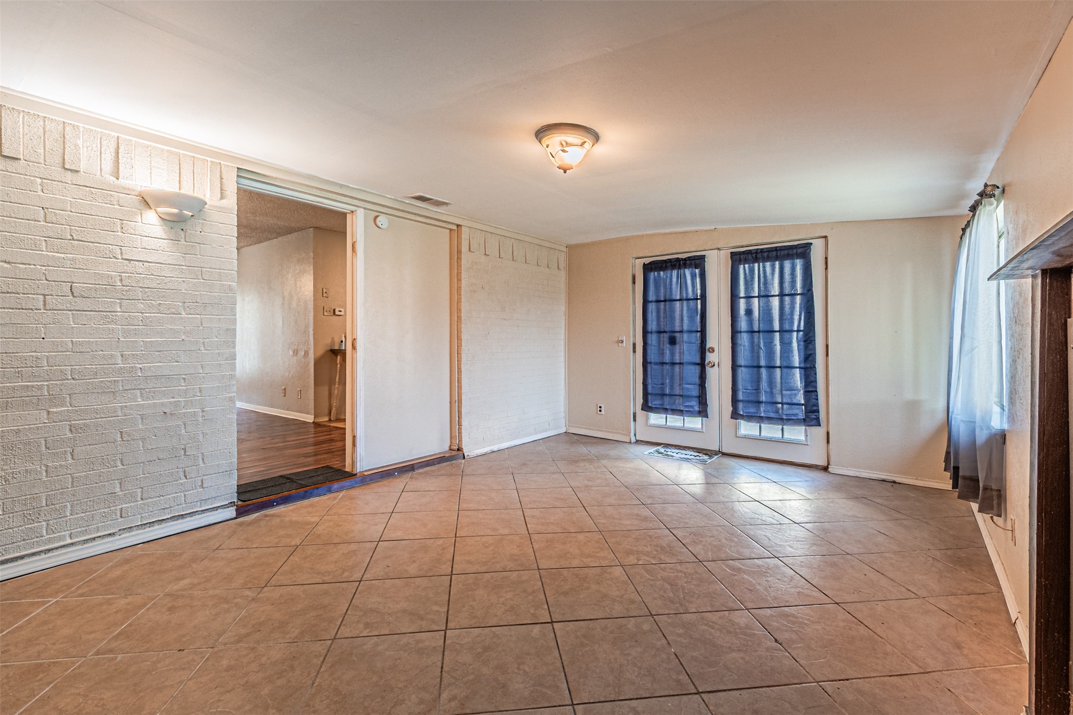 2009 Meadow Lark Lane Irving TX 75060
