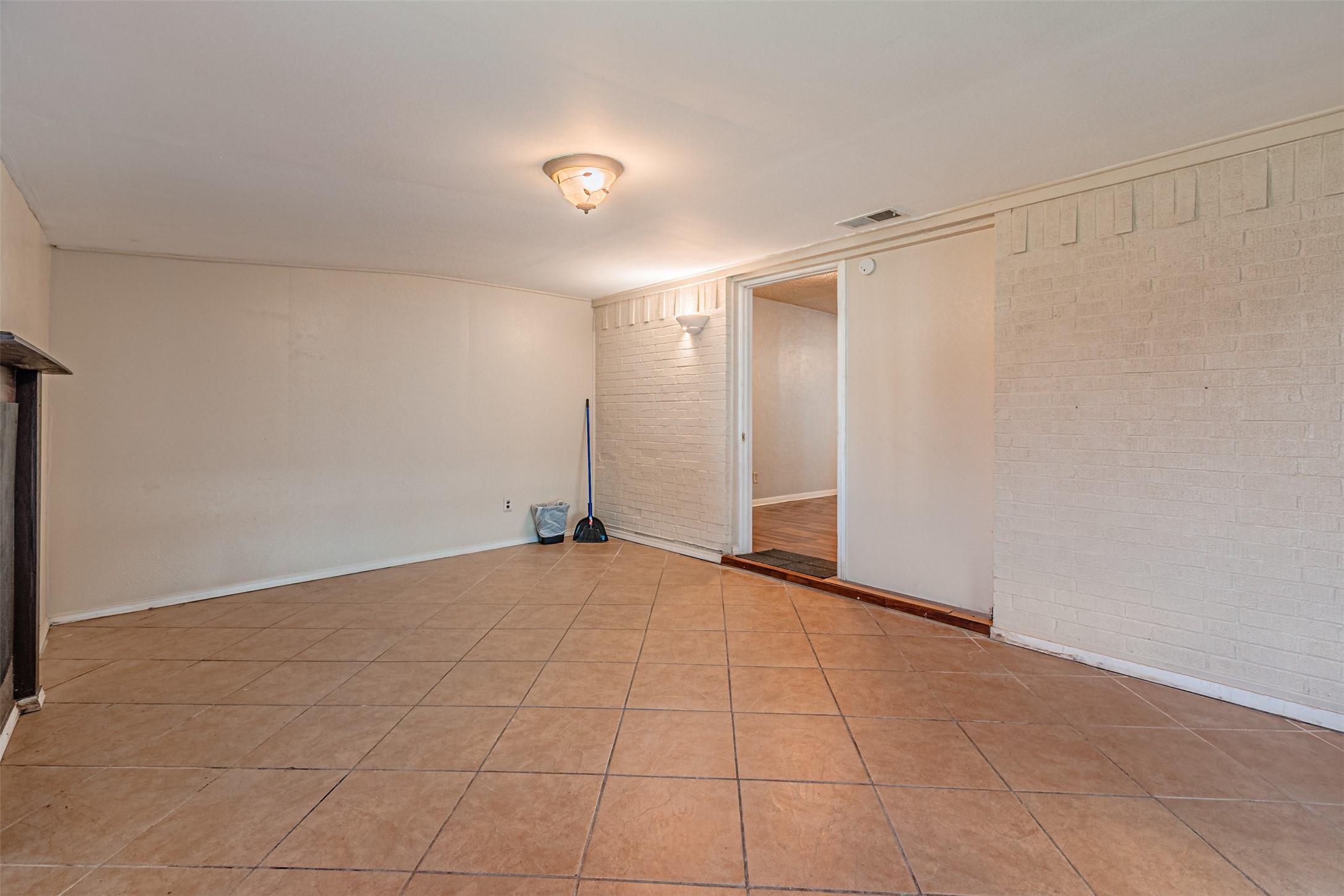 2009 Meadow Lark Lane Irving TX 75060