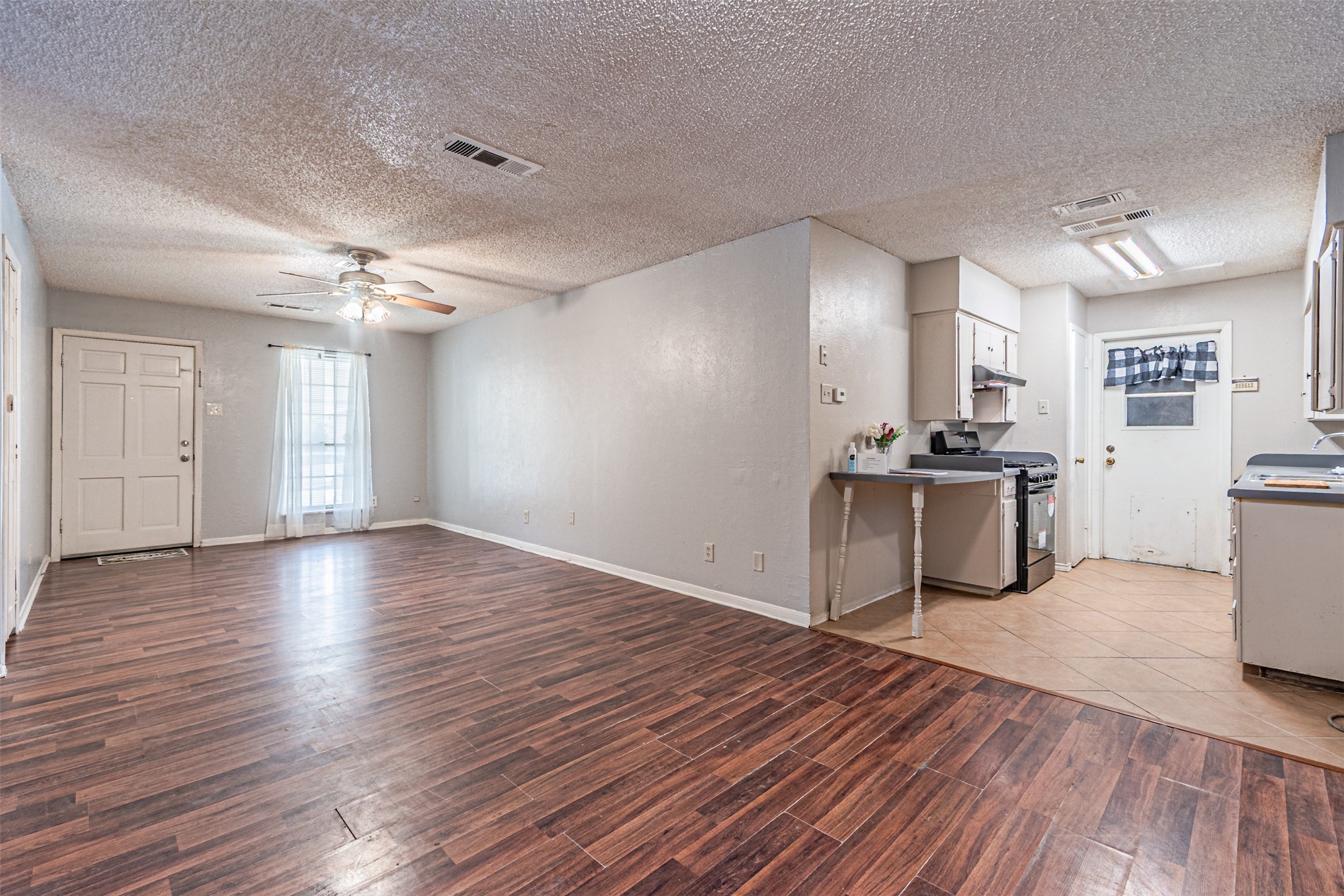 2009 Meadow Lark Lane Irving TX 75060
