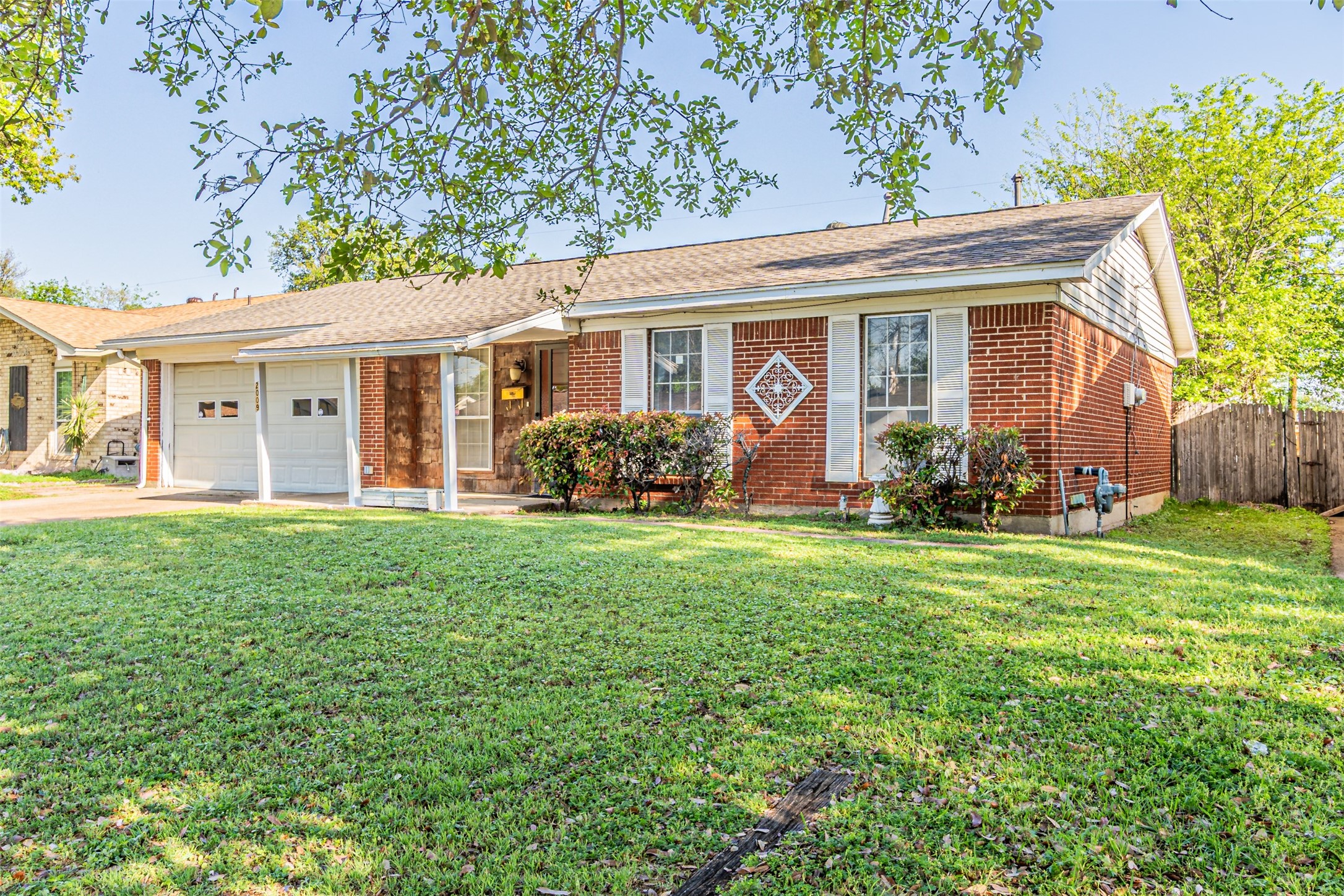 2009 Meadow Lark Lane Irving TX 75060