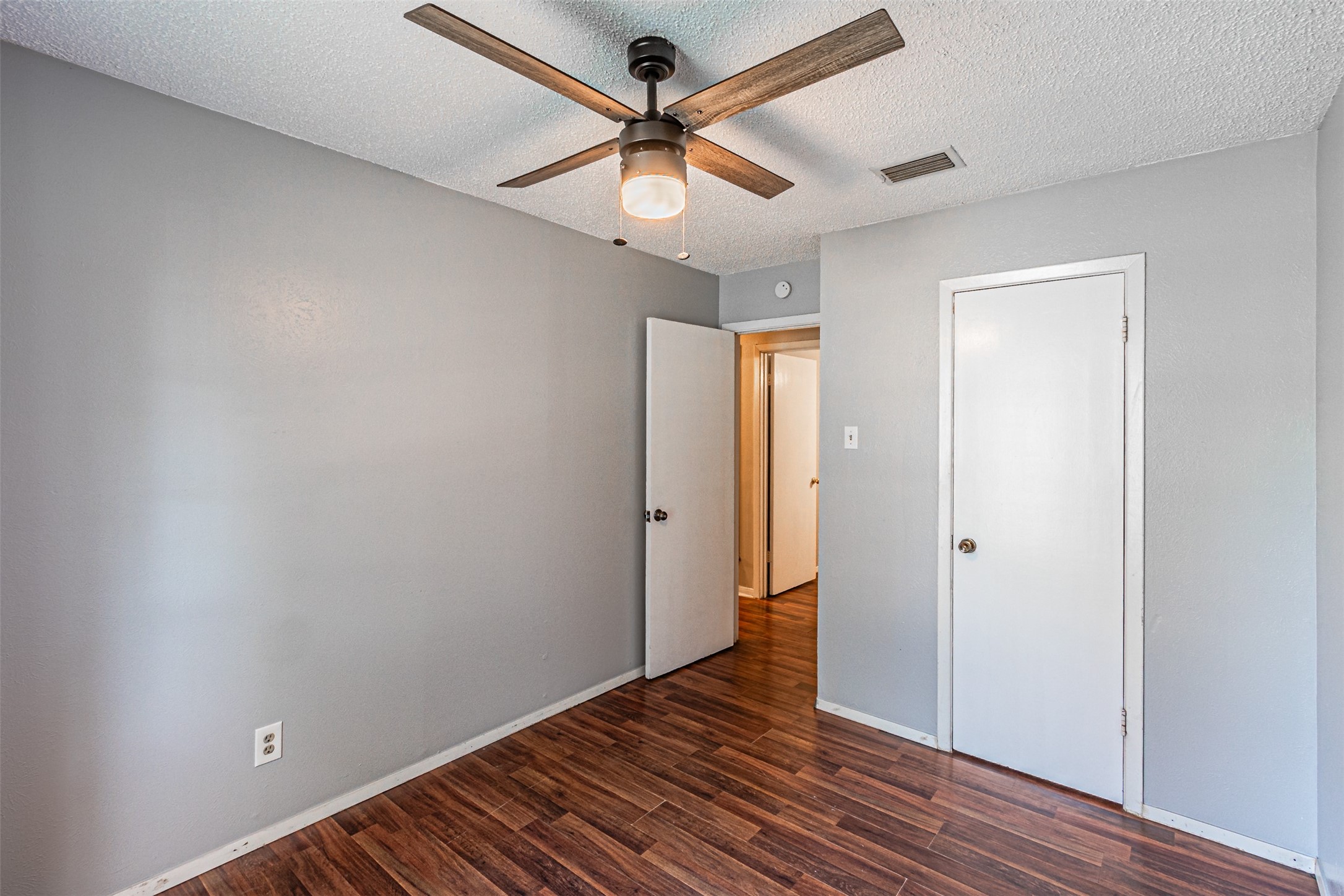 2009 Meadow Lark Lane Irving TX 75060