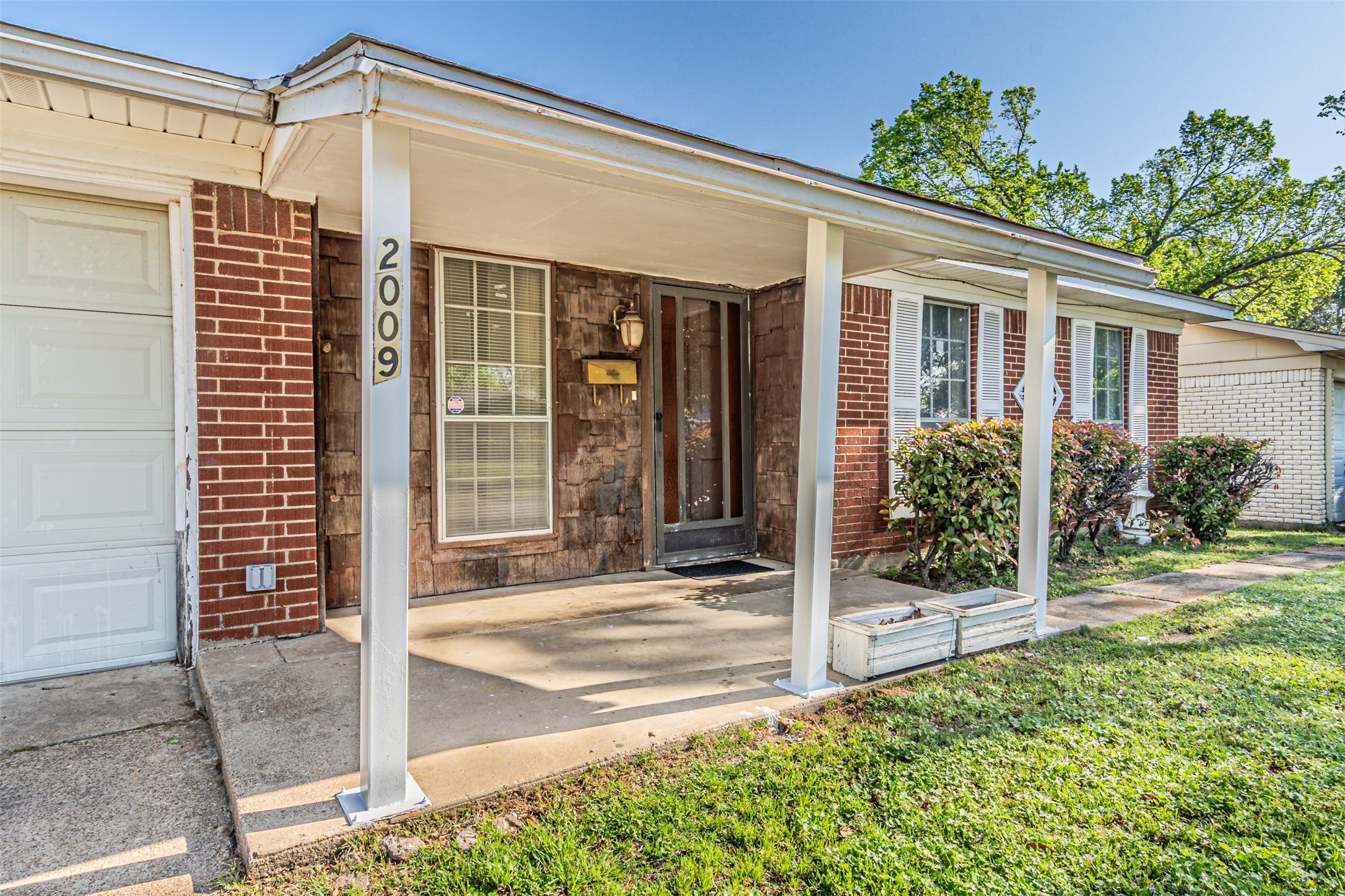2009 Meadow Lark Lane Irving TX 75060
