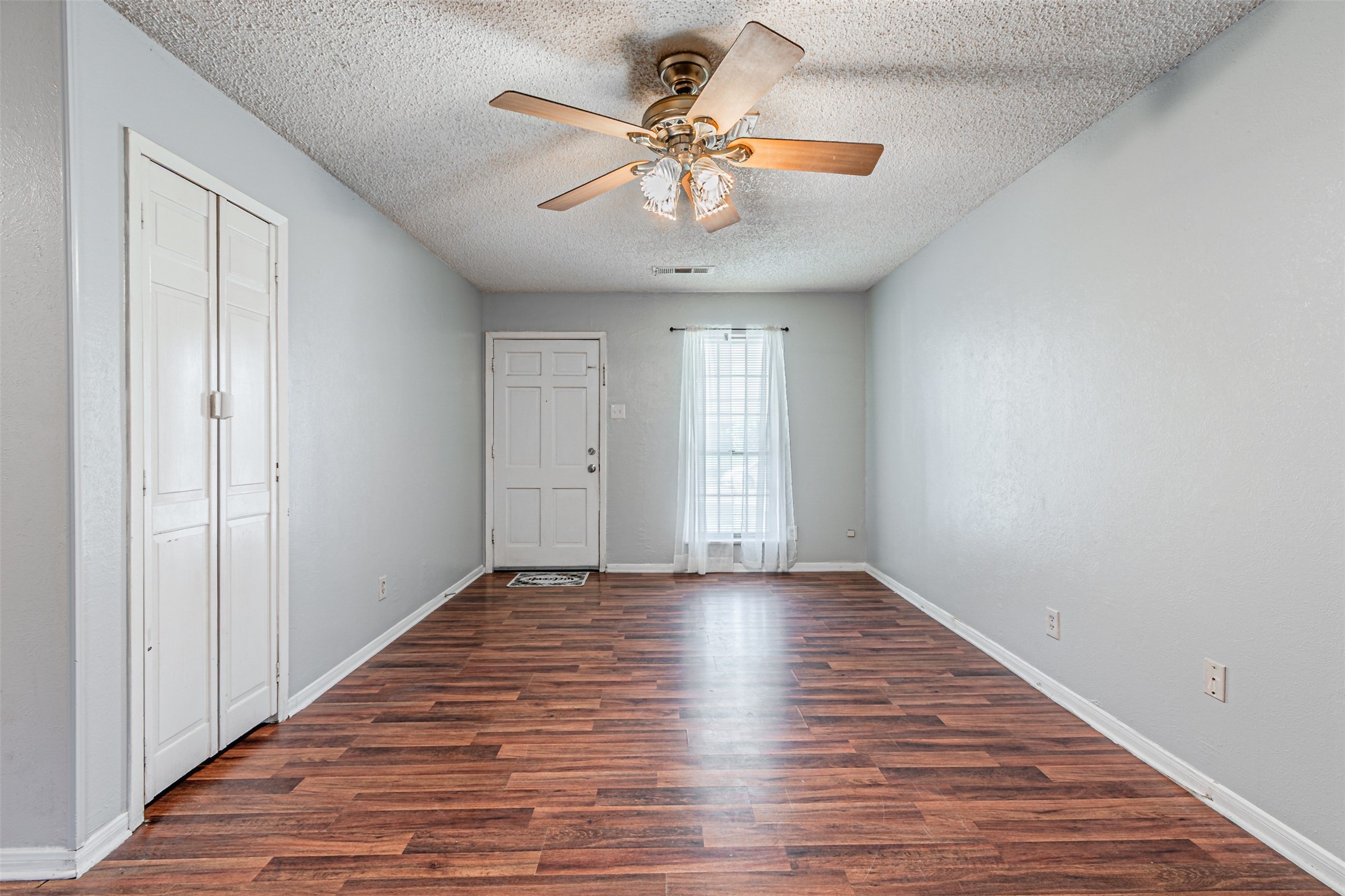 2009 Meadow Lark Lane Irving TX 75060