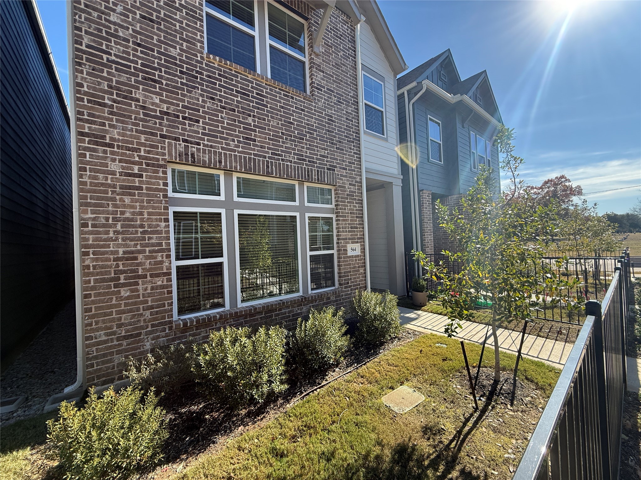 564 Mission Trail Arlington TX 76010