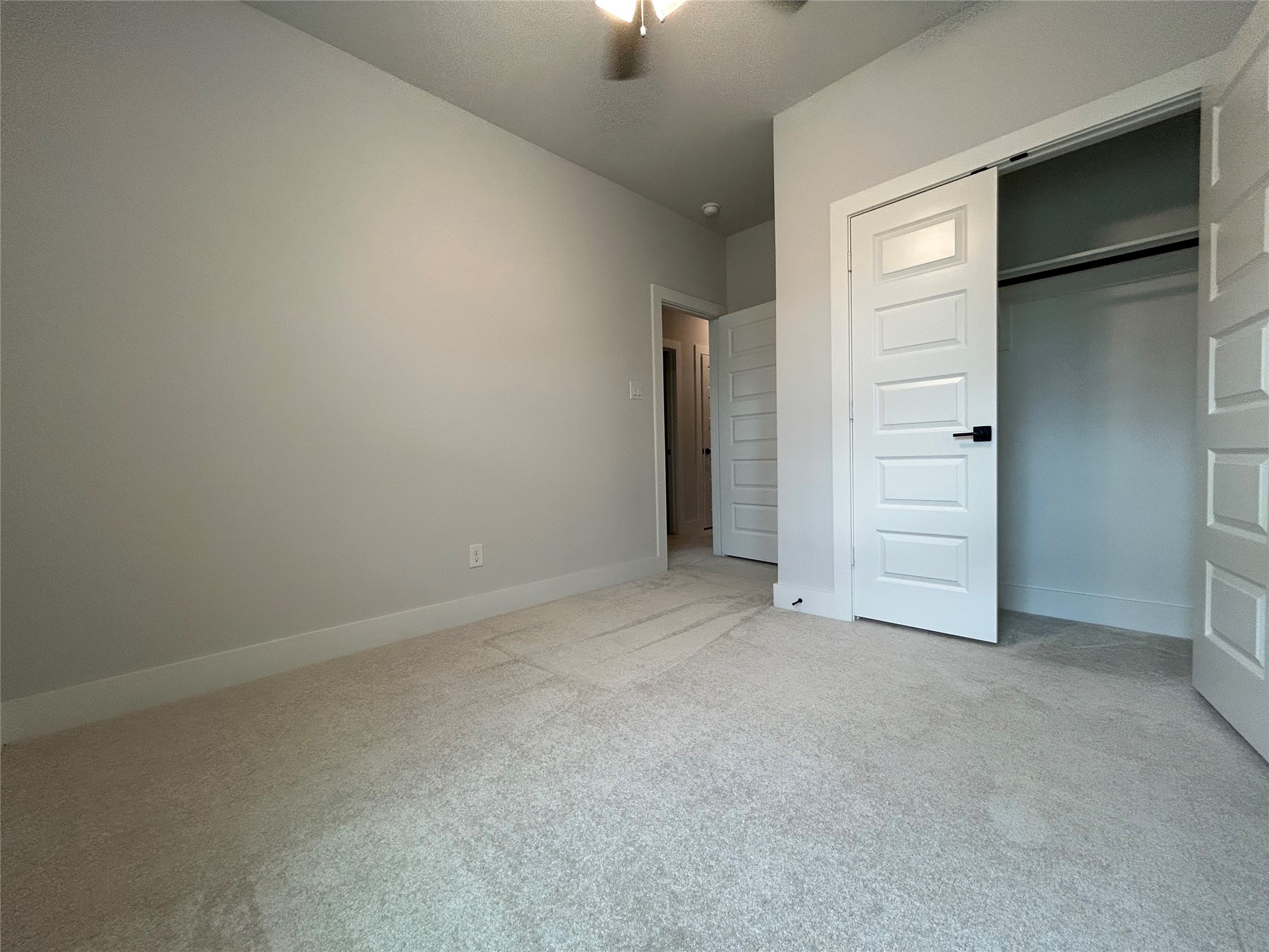 564 Mission Trail Arlington TX 76010