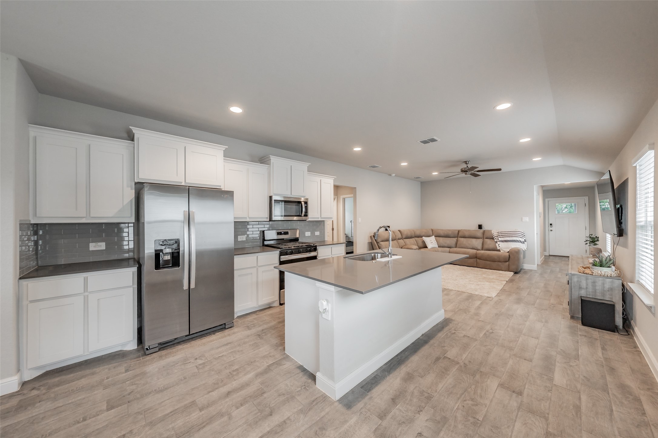 612 Capstone Circle Granbury TX 76048