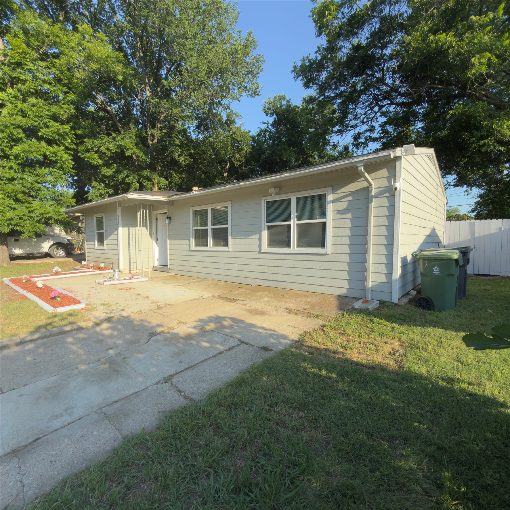 1312 Raines Street Arlington TX 76010
