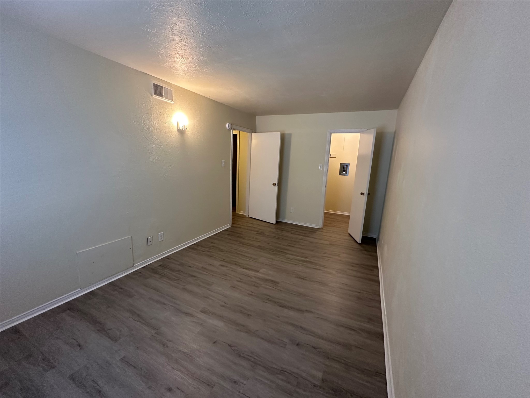 2211 S Vernon Avenue Dallas TX 75224