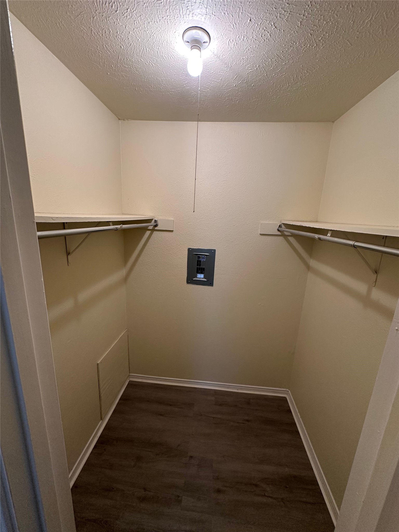 2211 S Vernon Avenue Dallas TX 75224