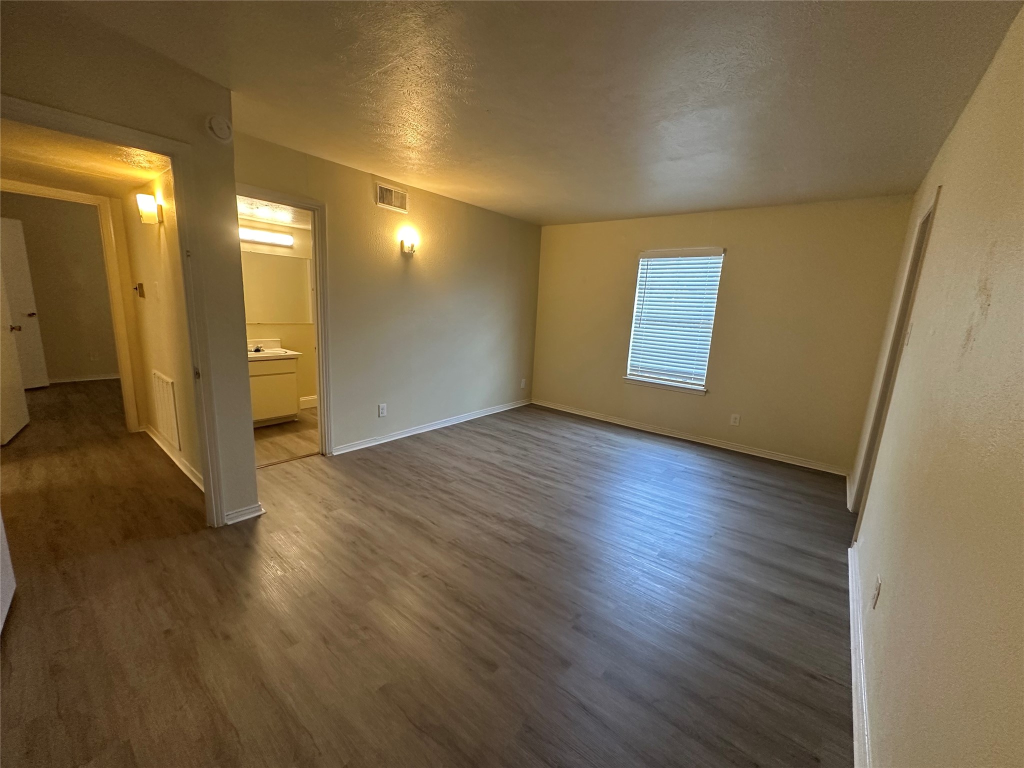 2211 S Vernon Avenue Dallas TX 75224