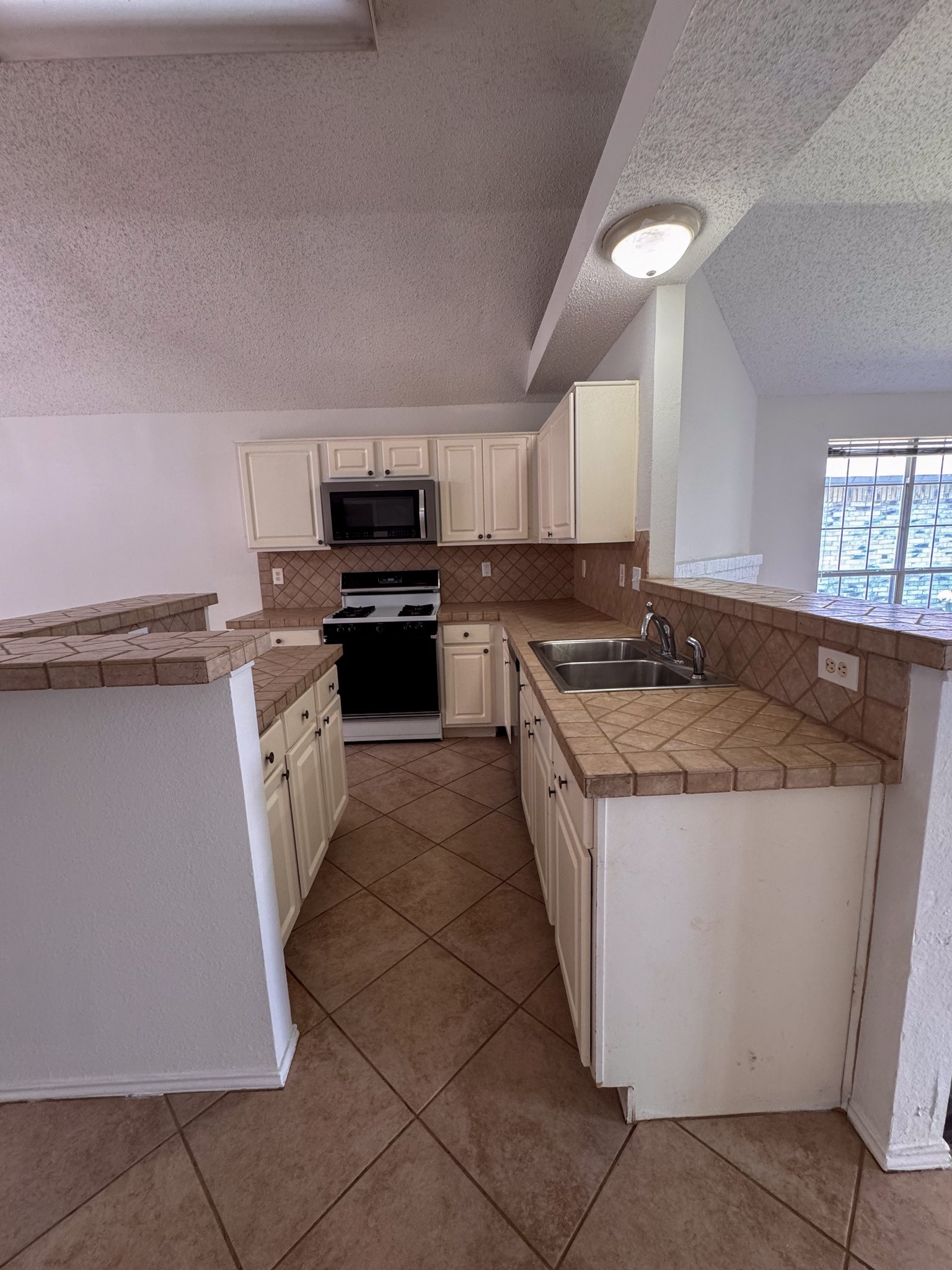 2201 Silverthorn Lane Flower Mound TX 75028