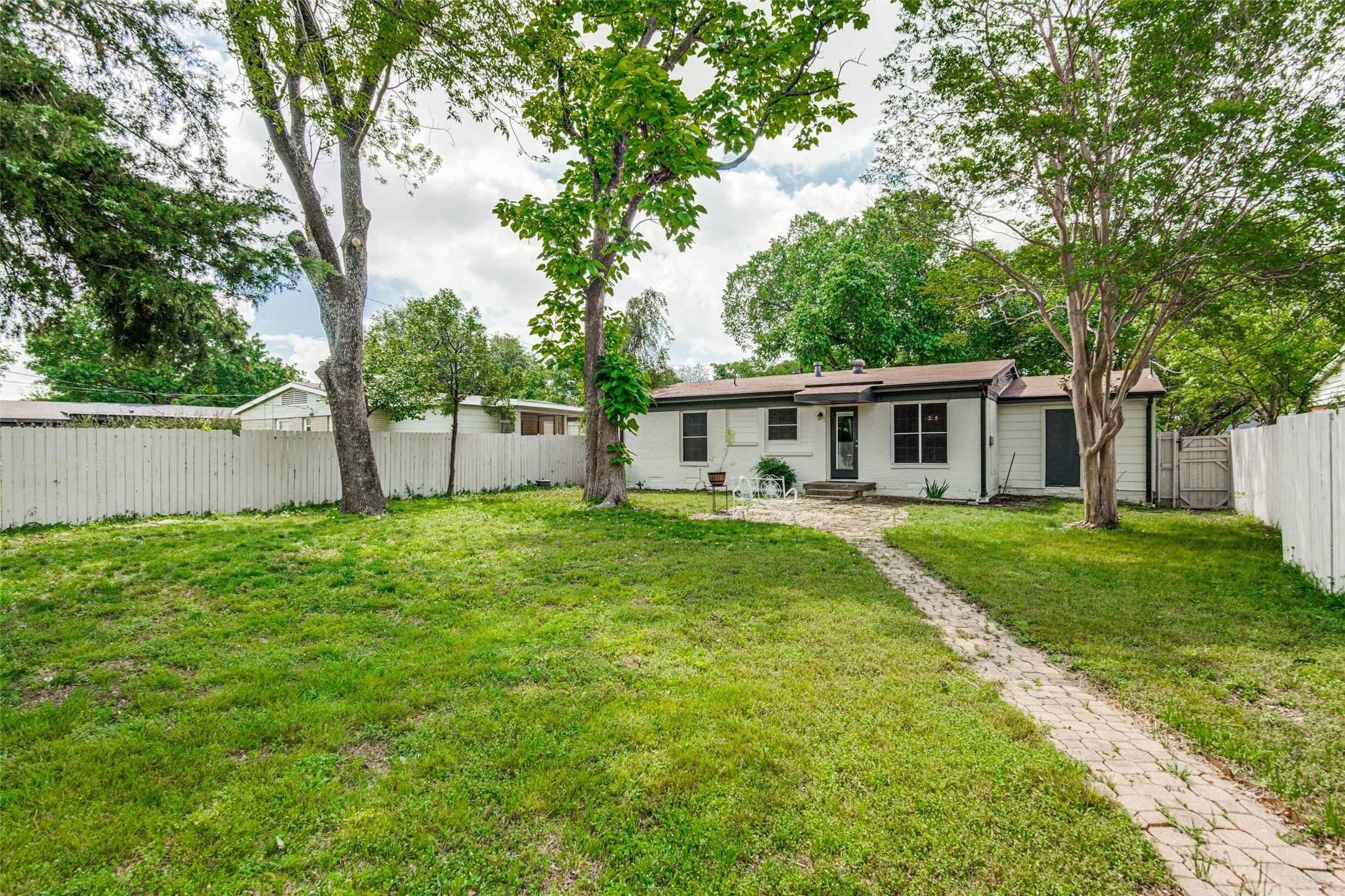 2427 Tolosa Drive Dallas TX 75228
