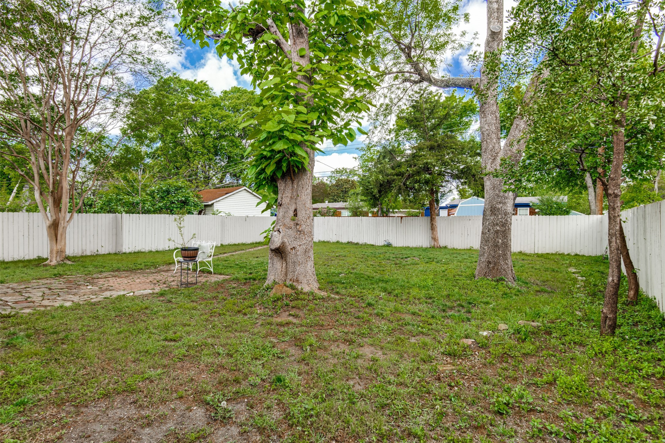 2427 Tolosa Drive Dallas TX 75228