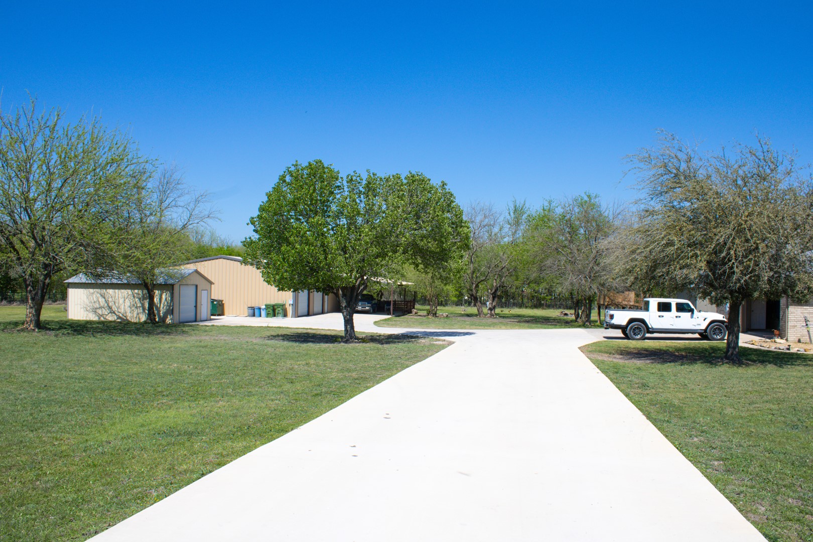 611 Gladness Rhome TX 76078