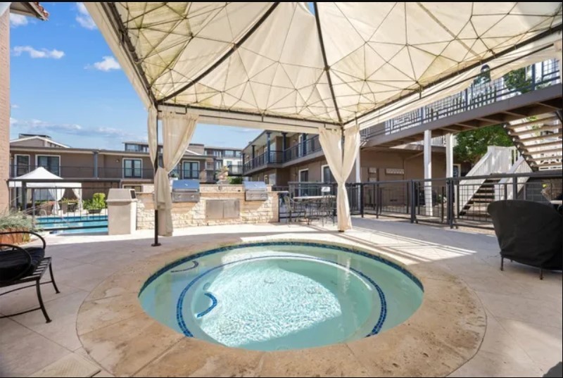 5904 Sandhurst Lane Dallas TX 75206