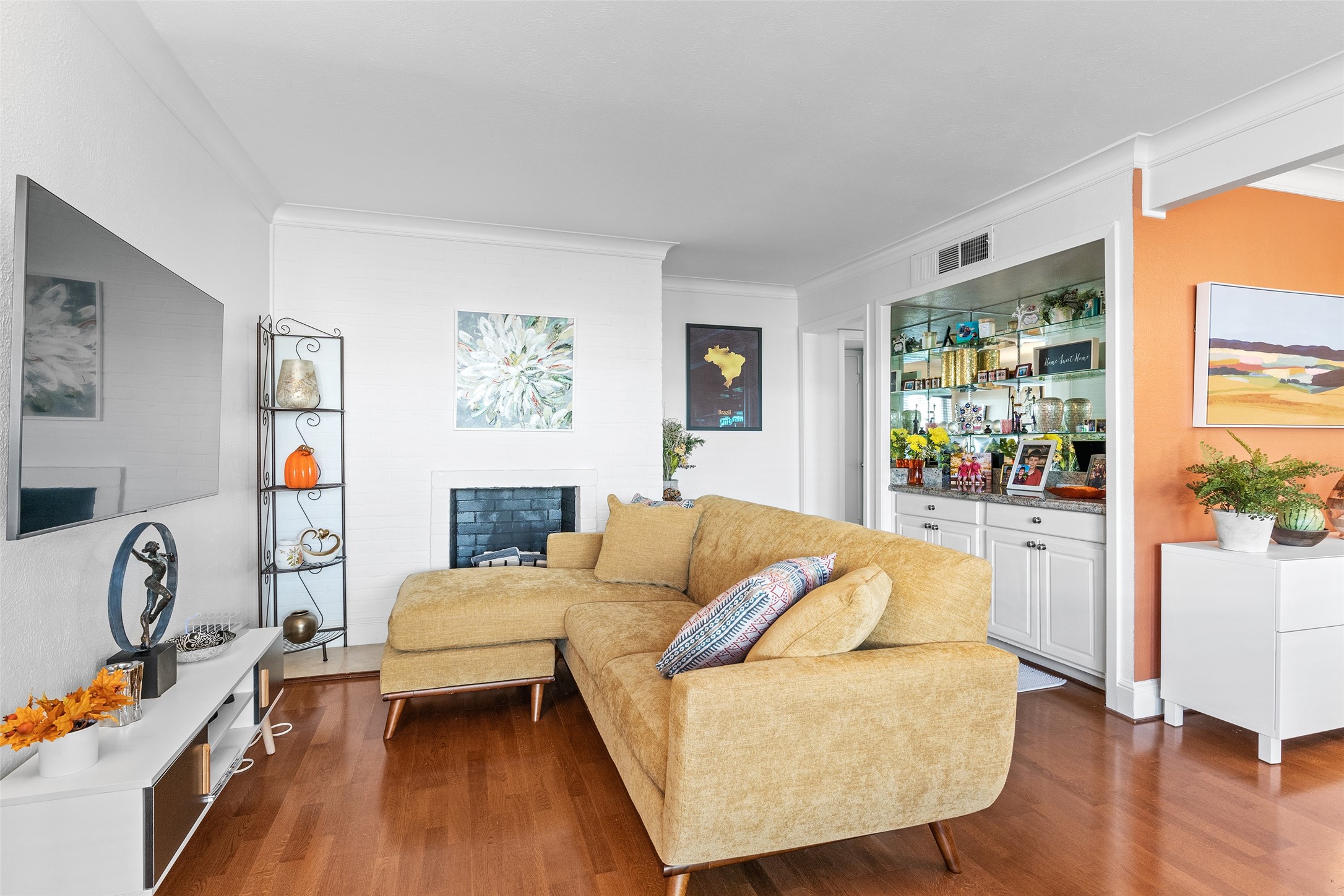 5904 Sandhurst Lane Dallas TX 75206