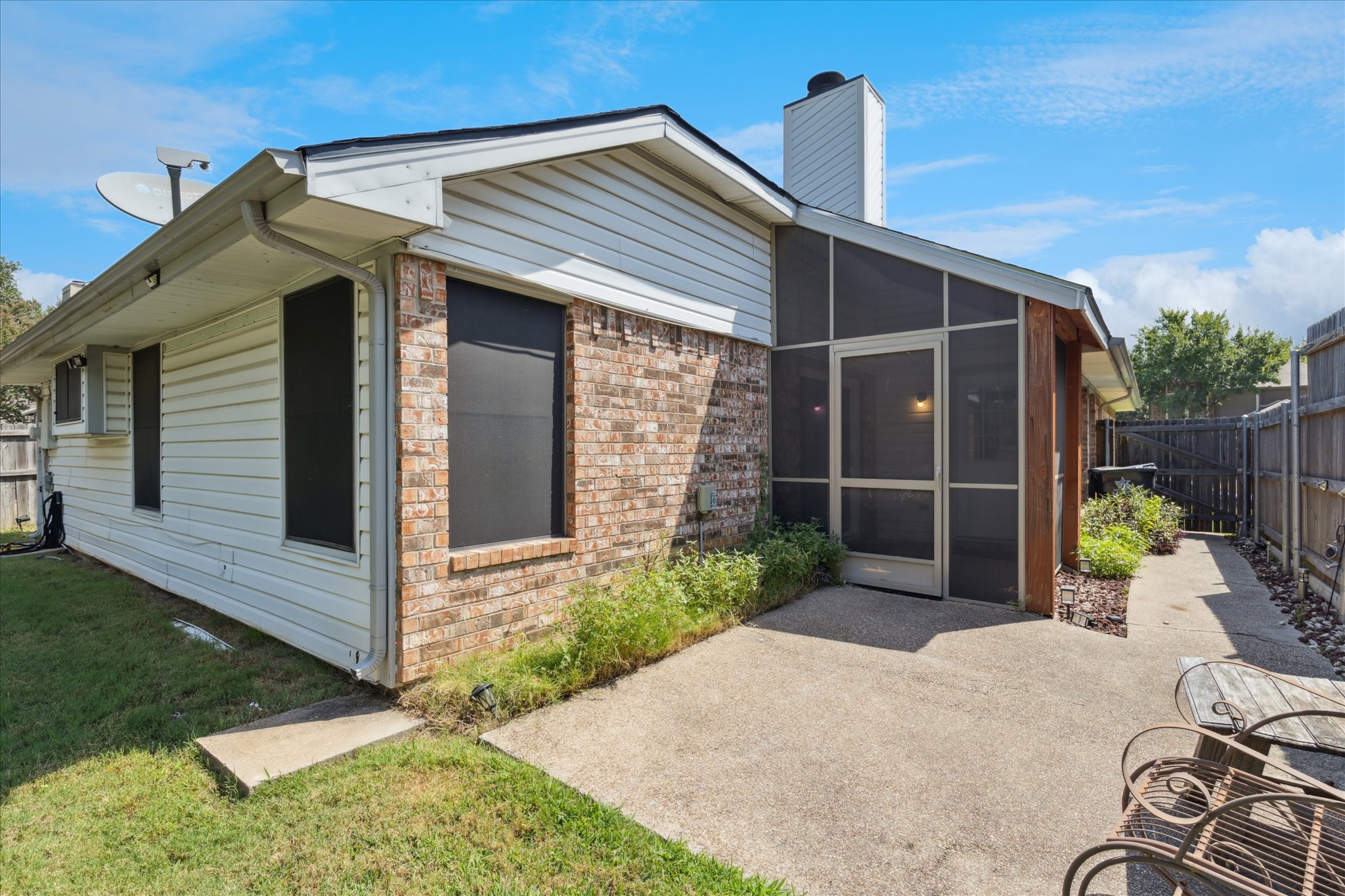 2232 Turf Club Drive Arlington TX 76017